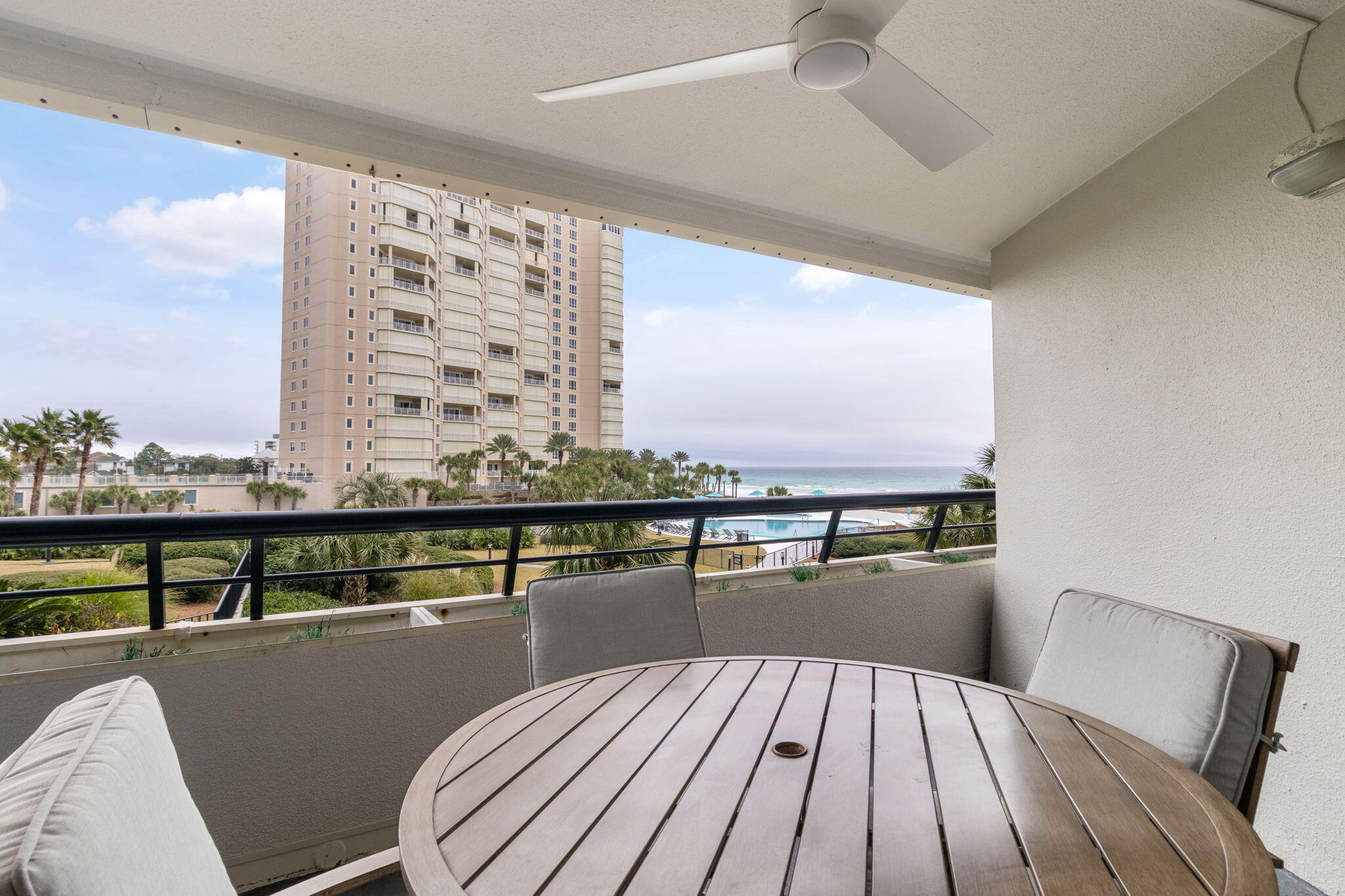 EDGEWATER - Residential