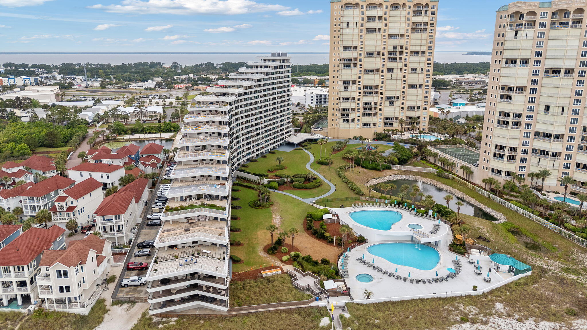 EDGEWATER - Residential