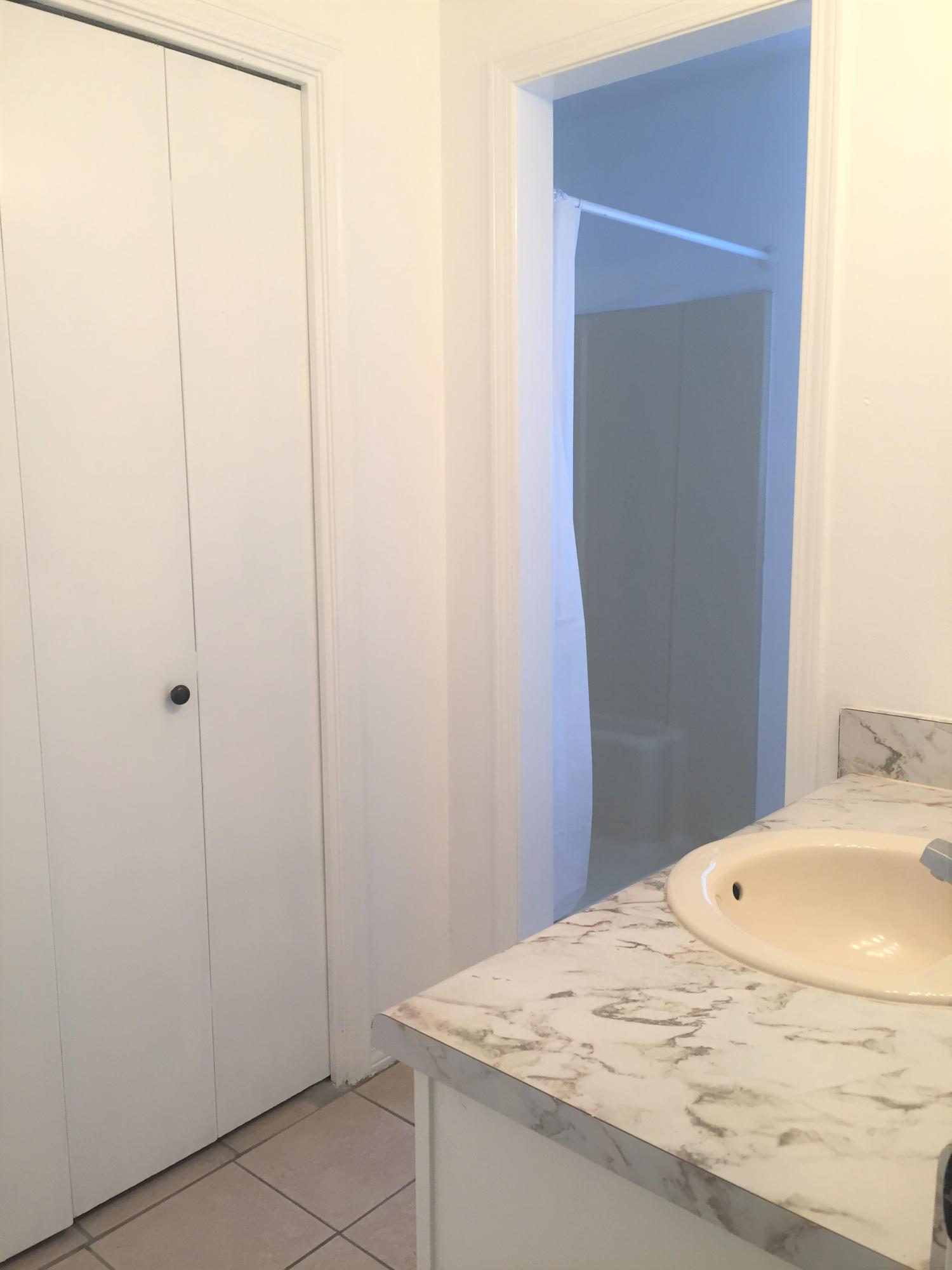 COUNTRYVIEW ESTATES 1ST ADDN - Residential Lease