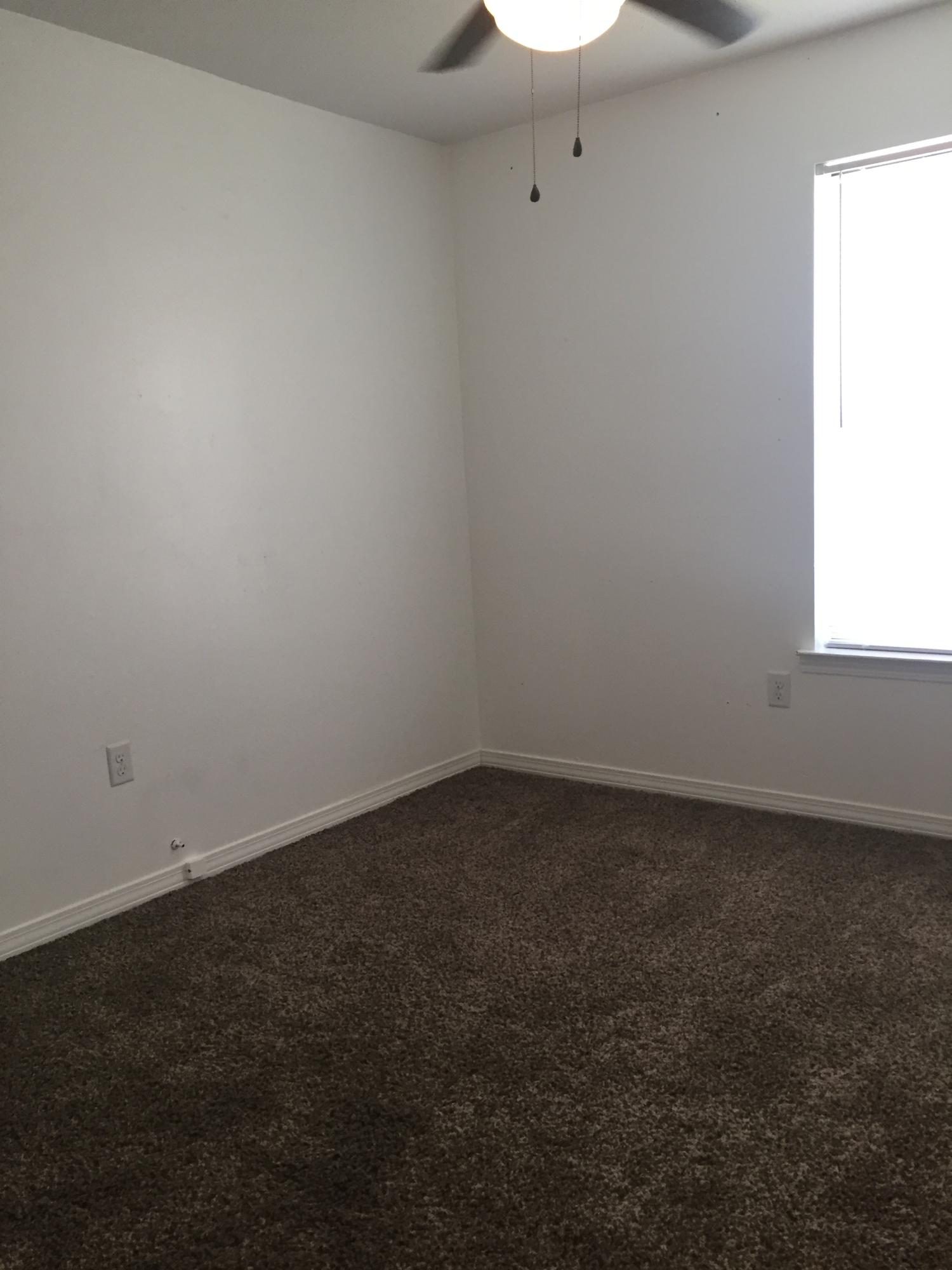 COUNTRYVIEW ESTATES 1ST ADDN - Residential Lease