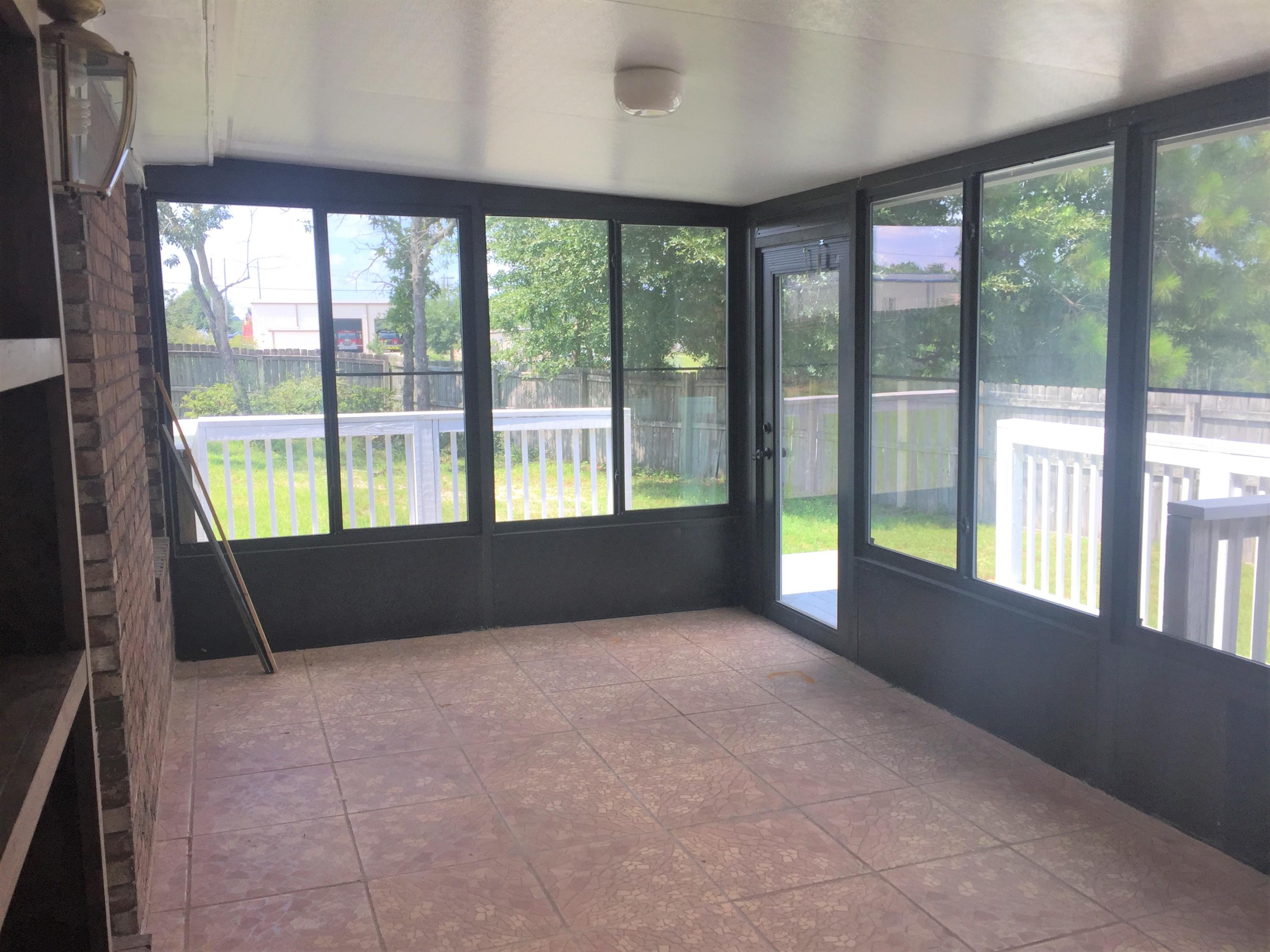 COUNTRYVIEW ESTATES 1ST ADDN - Residential Lease