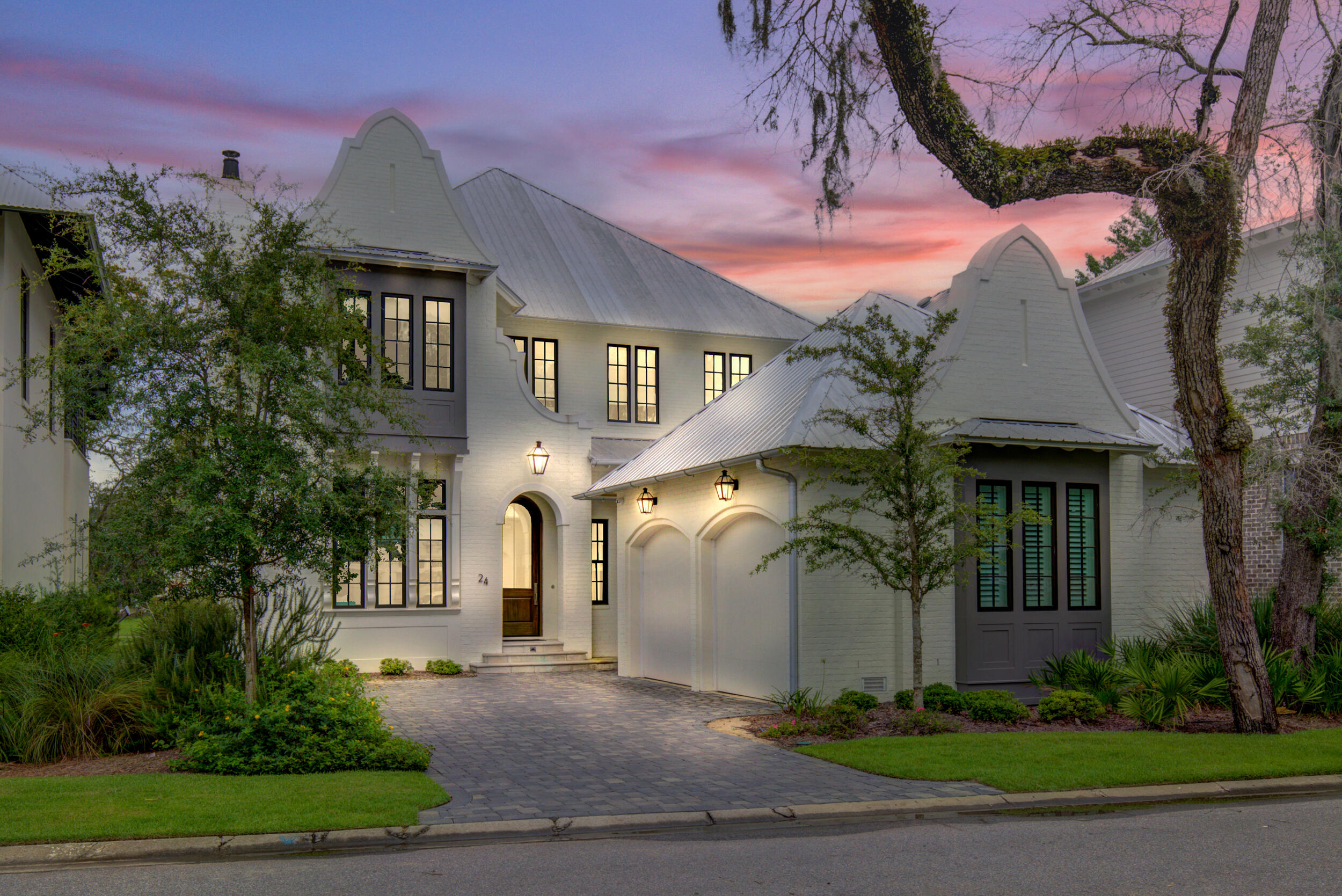 CHURCHILL OAKS - Residential