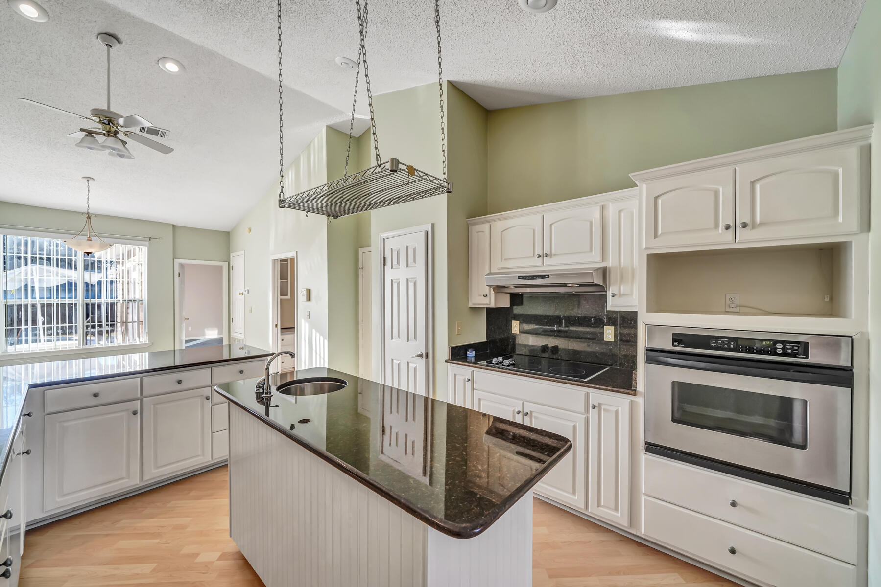 DOLPHIN ESTATES - Residential
