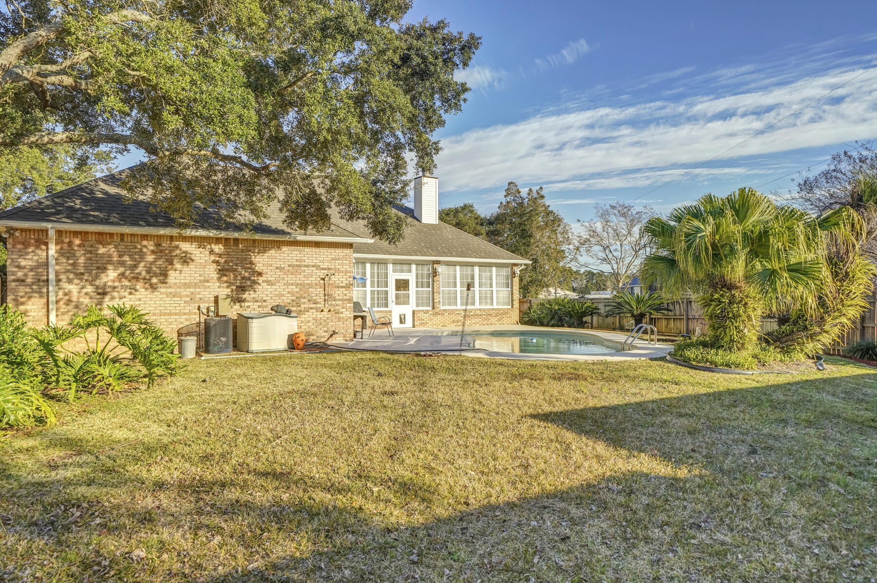 DOLPHIN ESTATES - Residential