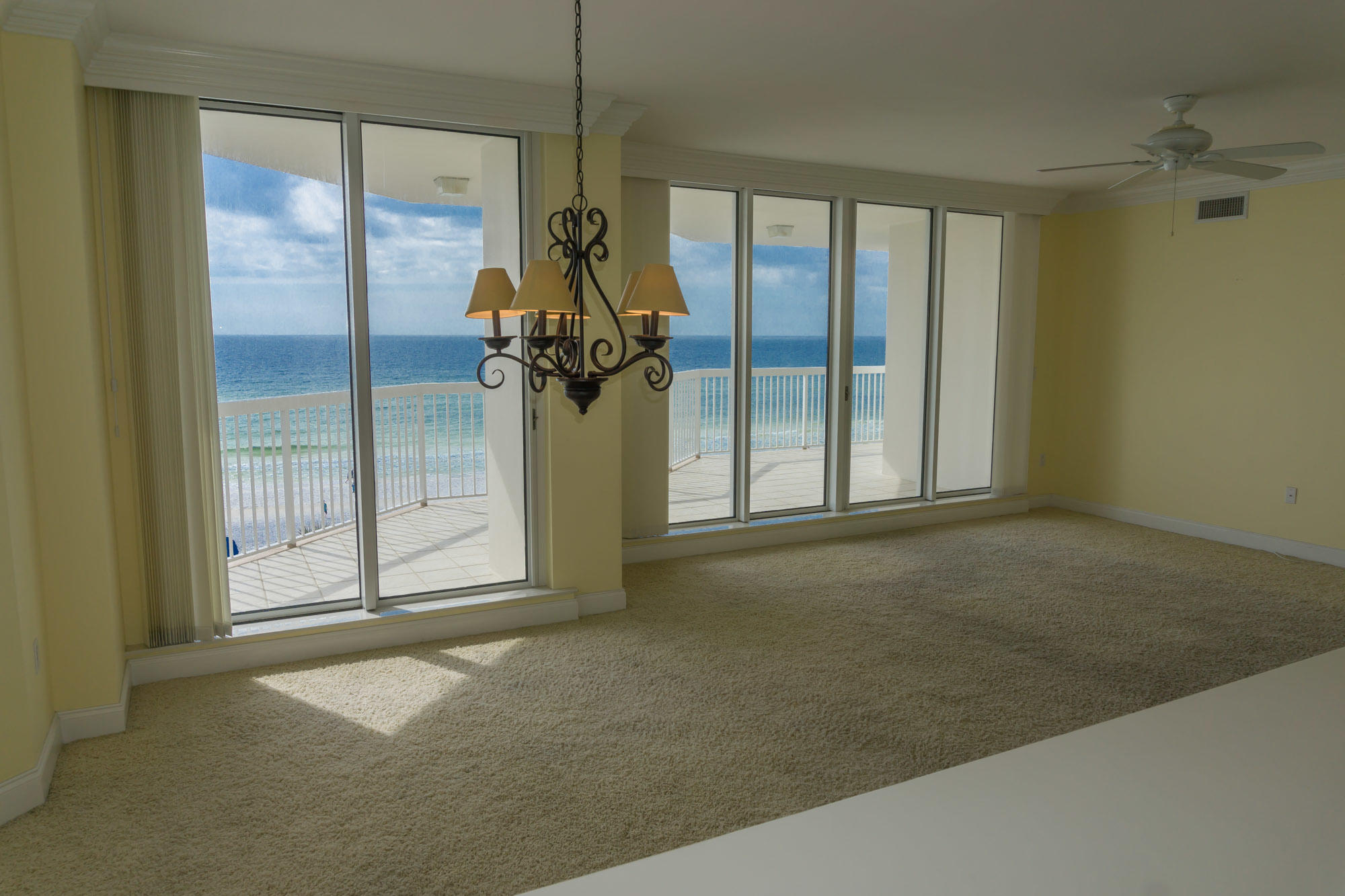 SILVER BEACH TOWERS - Residential