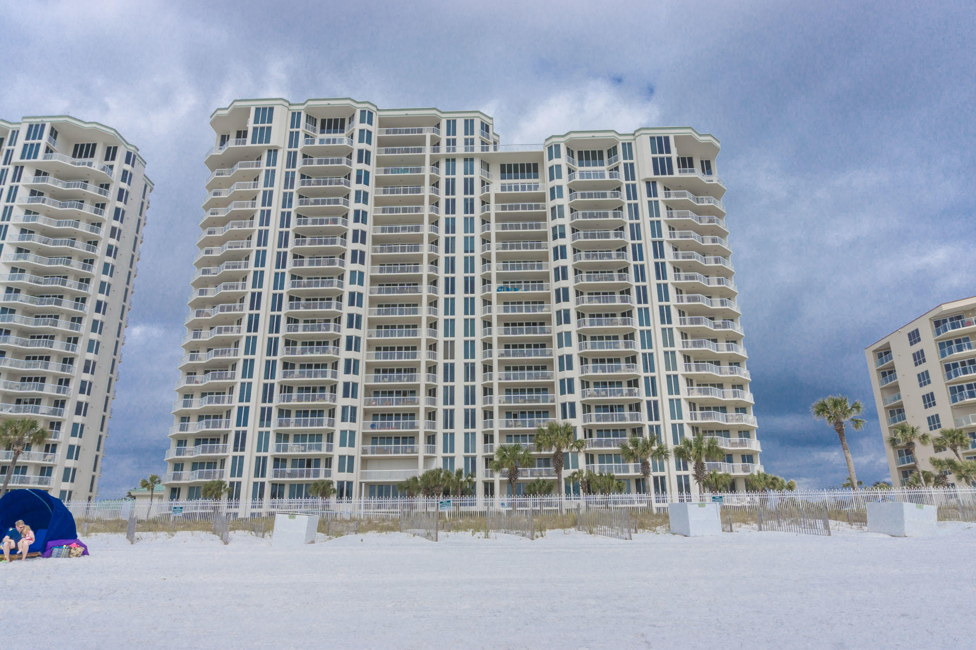 SILVER BEACH TOWERS - Residential