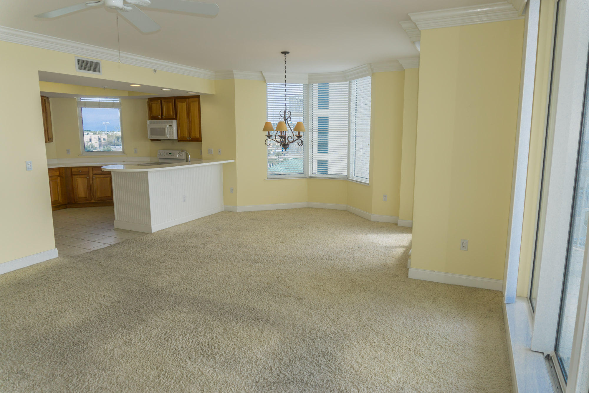 SILVER BEACH TOWERS - Residential