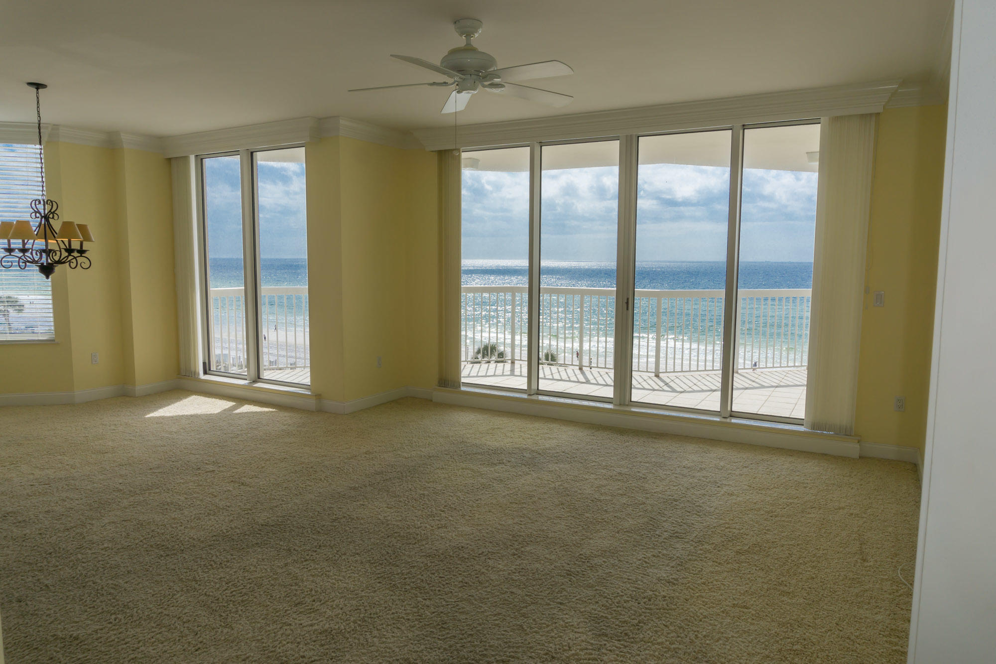 SILVER BEACH TOWERS - Residential
