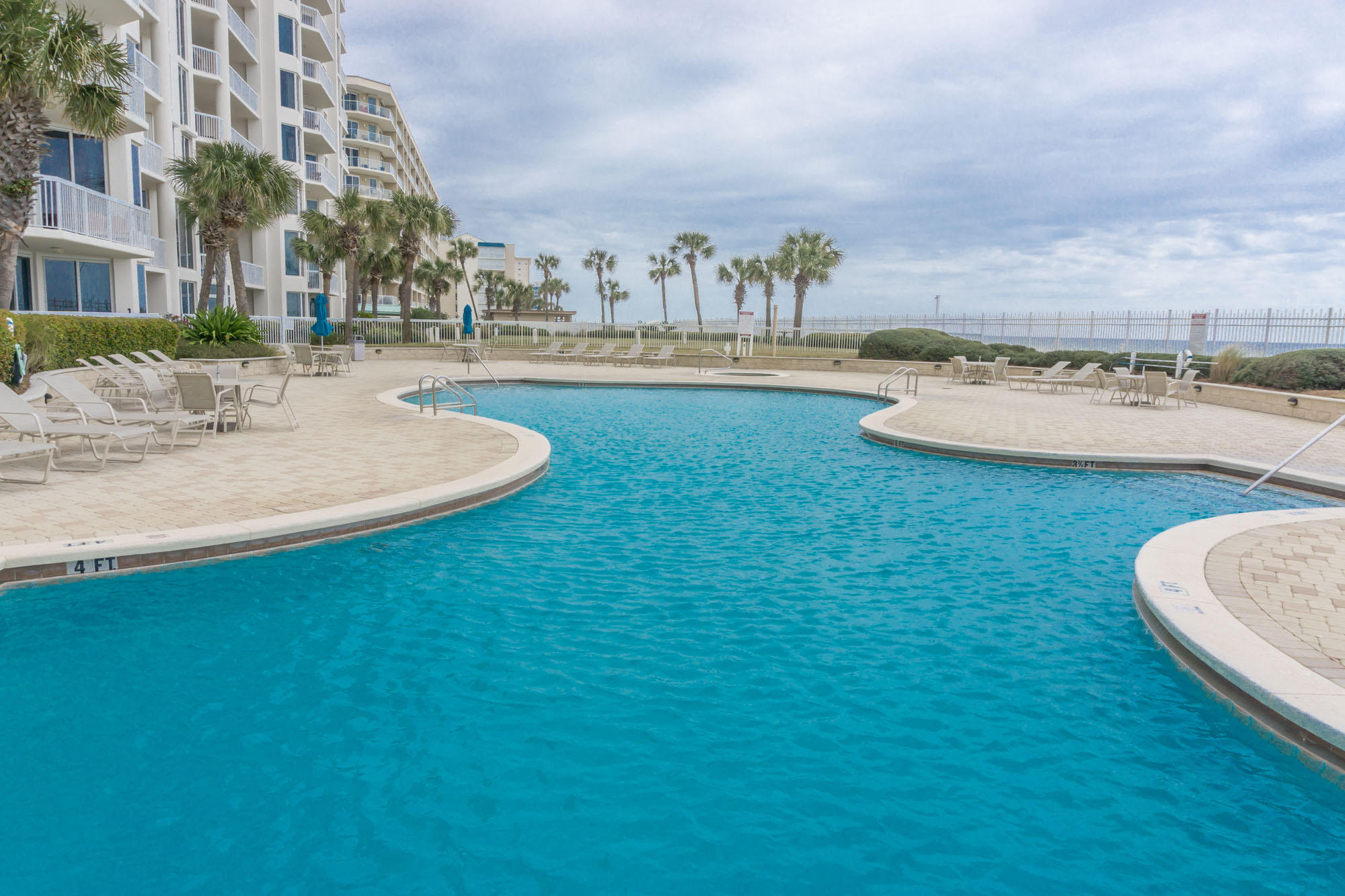 SILVER BEACH TOWERS - Residential