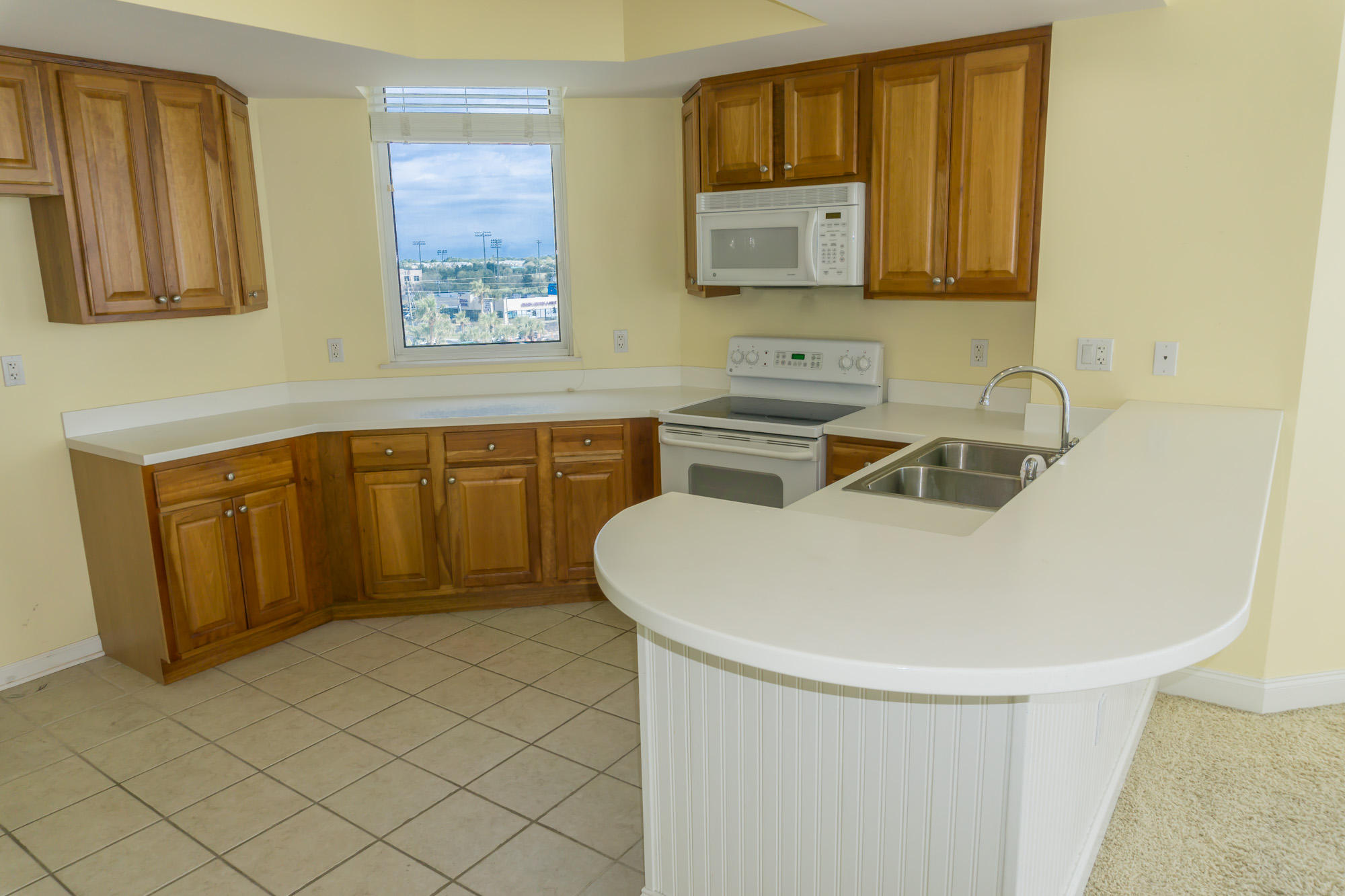 SILVER BEACH TOWERS - Residential