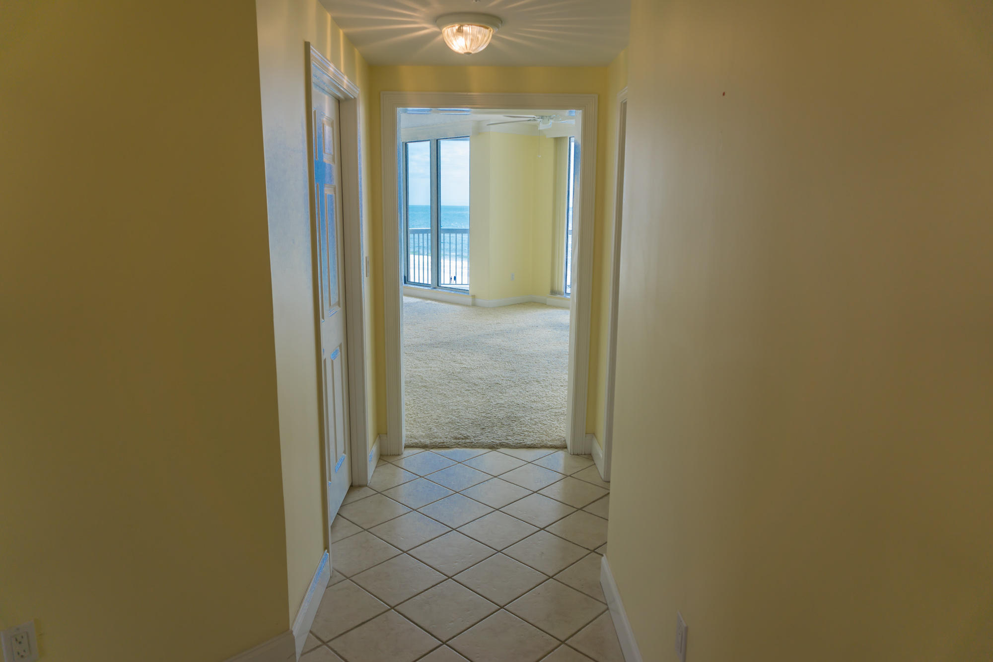 SILVER BEACH TOWERS - Residential