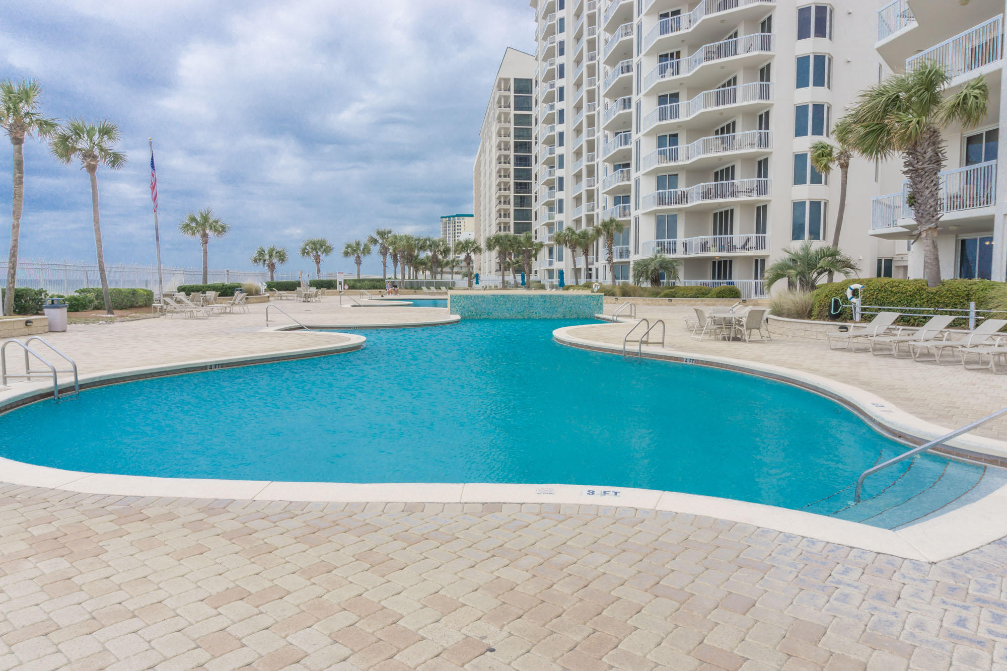 SILVER BEACH TOWERS - Residential