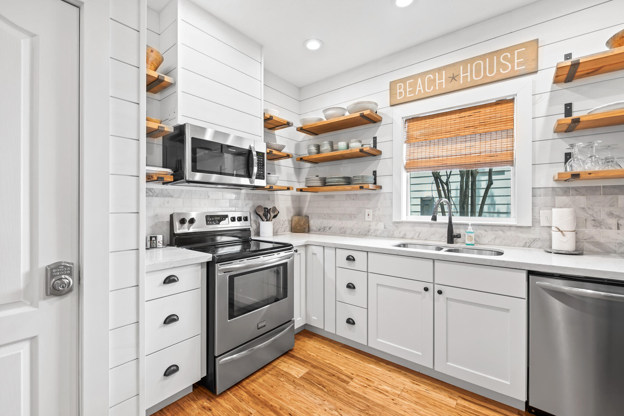 WHITES GULFVIEW ESTATES - Residential