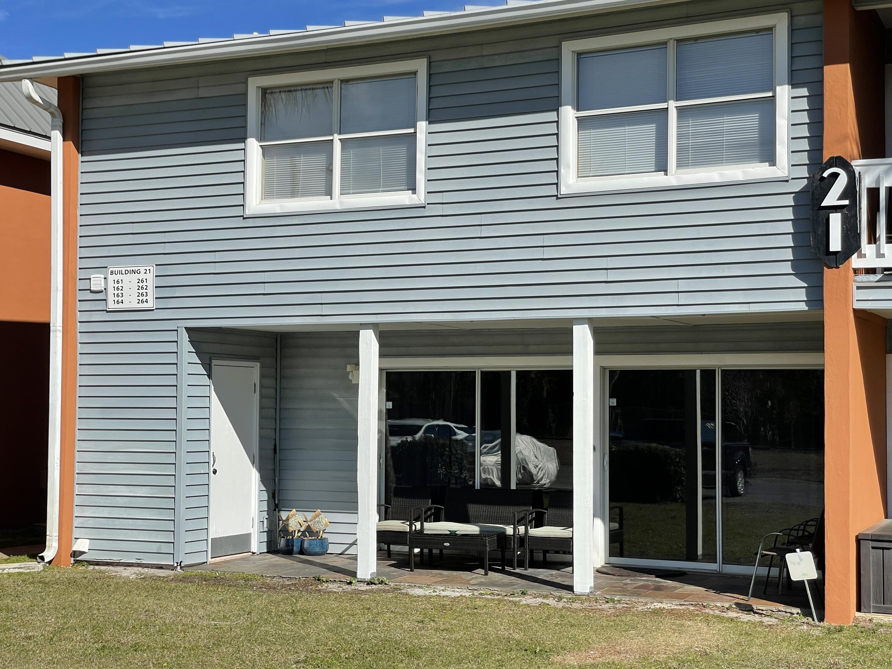 Cute one bedroom condo offering easy first-floor entry & walkout patio. Ample owner/guest parking in front of and beside the building. Short & long-term rental allowed. Located in the heart of Destin and near  public beaches, entertainment & shopping. Community amenities include 3 swimming pools (one is right next to bldg. 21), community room for owners, grills, and tennis court. *All information herein deemed accurate; Buyer should verify.*