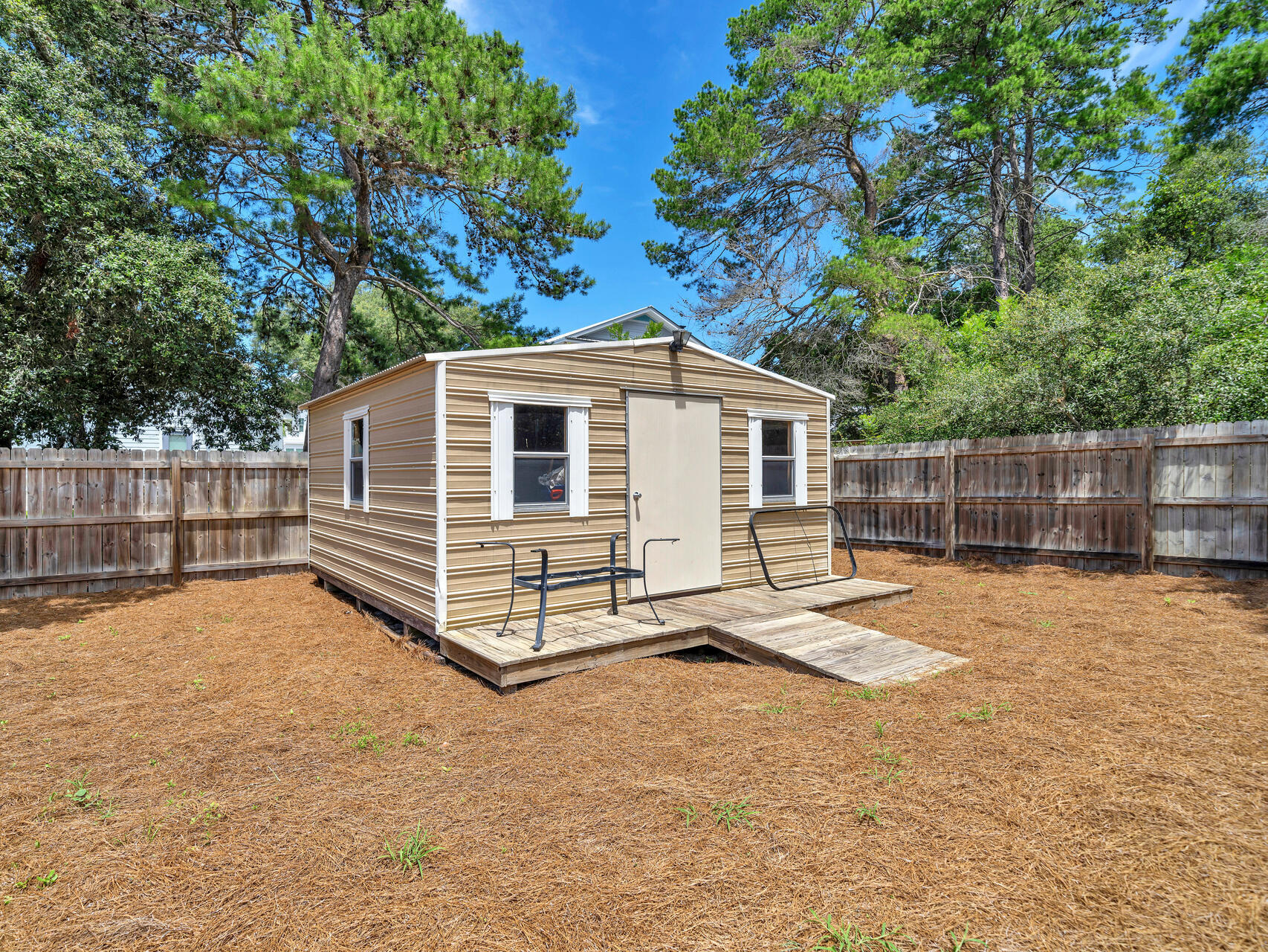 EASTERN LAKE S/D - Residential
