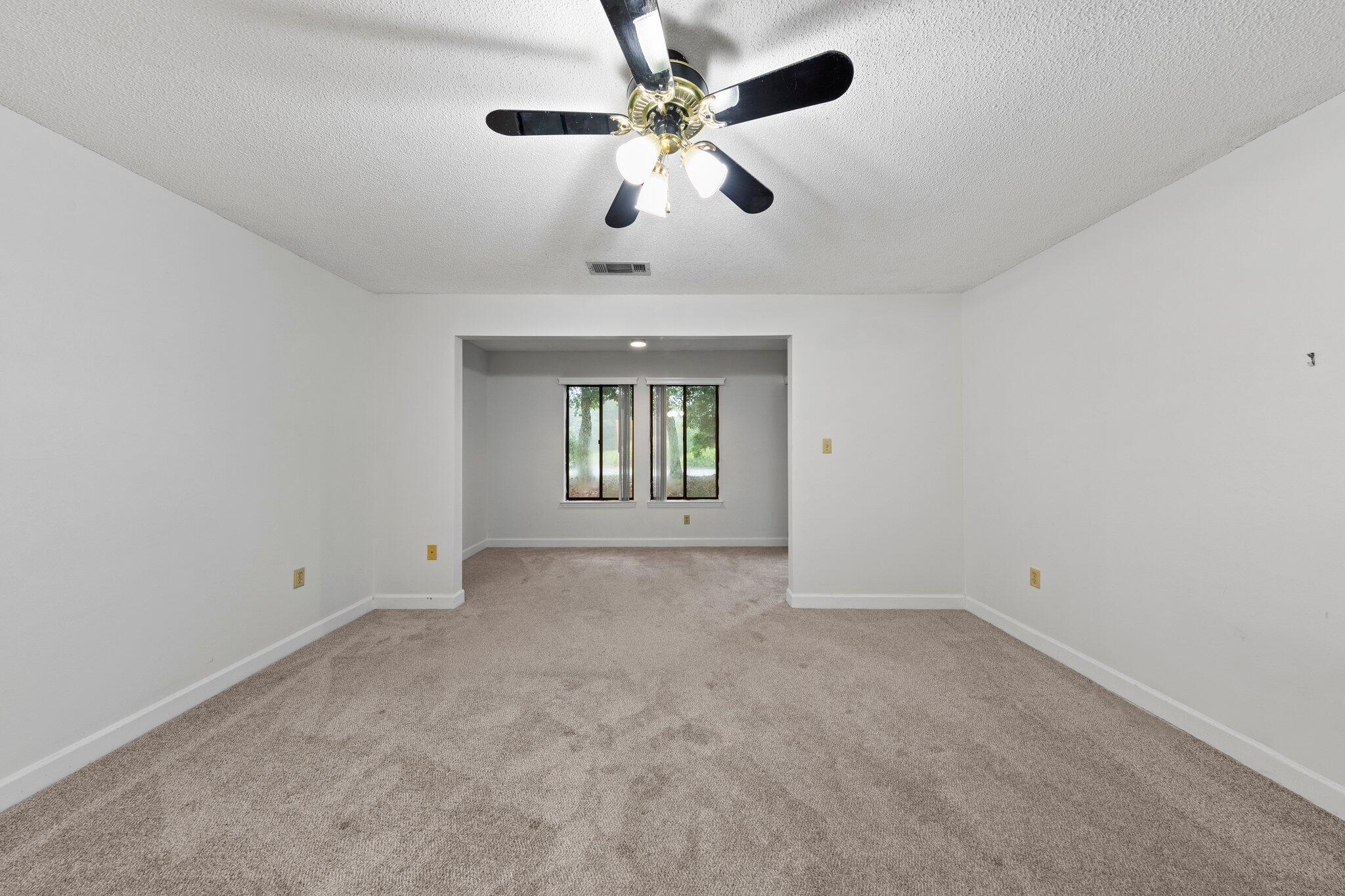 LAKESIDE CONDO AT BLUEWATER BAY - Residential
