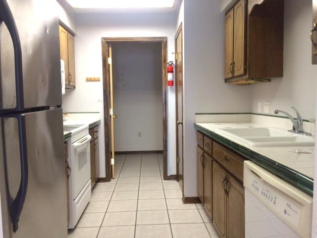 COUNTRYVIEW ESTATES - Residential Lease