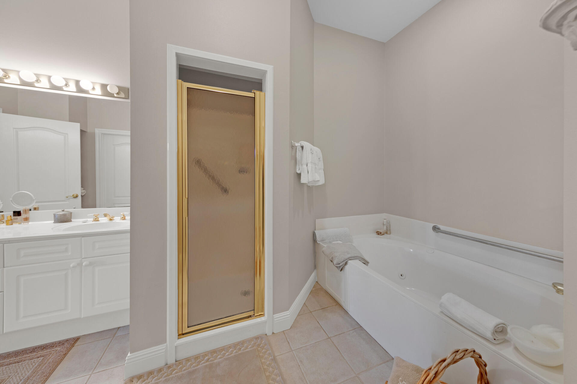 SEASCAPE CONDO PH 6B PH 5 - Residential