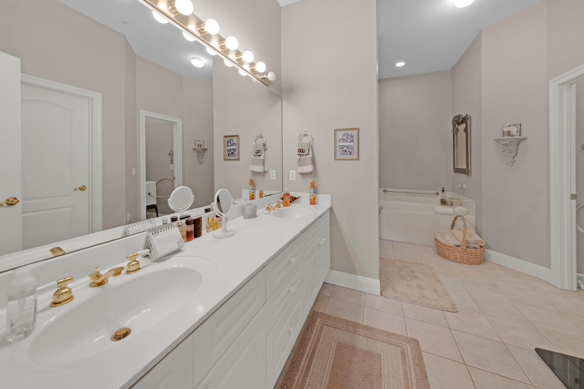 SEASCAPE CONDO PH 6B PH 5 - Residential