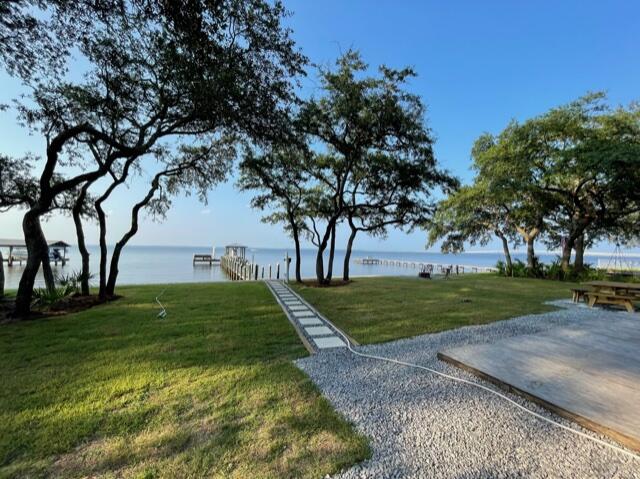 BAY PINES - Land