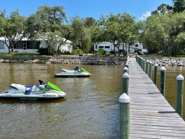 BAY PINES - Land