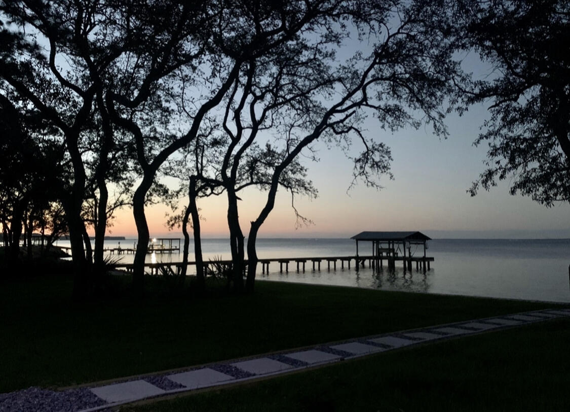 BAY PINES - Land