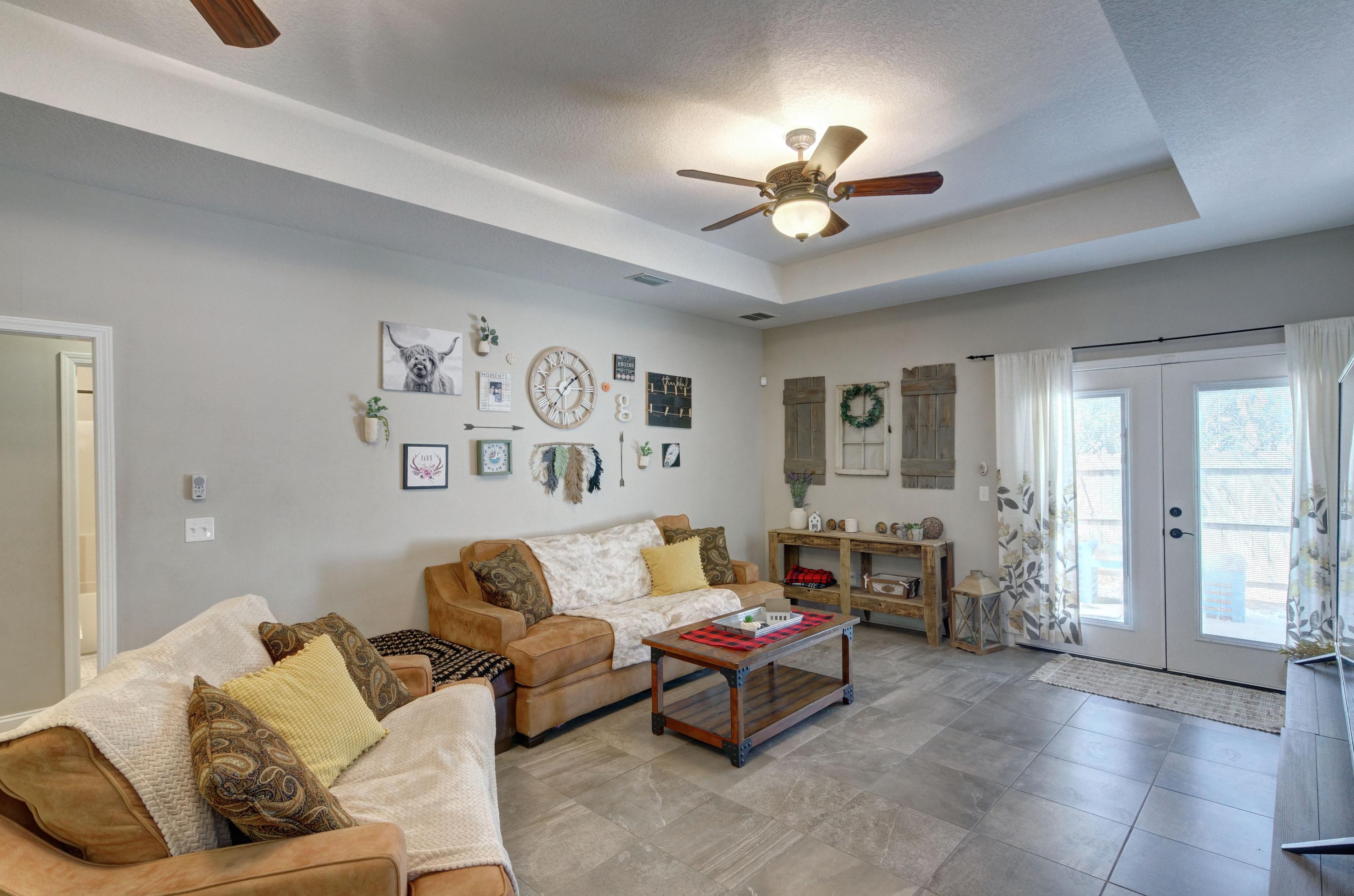CRESCENT SHORES - Residential
