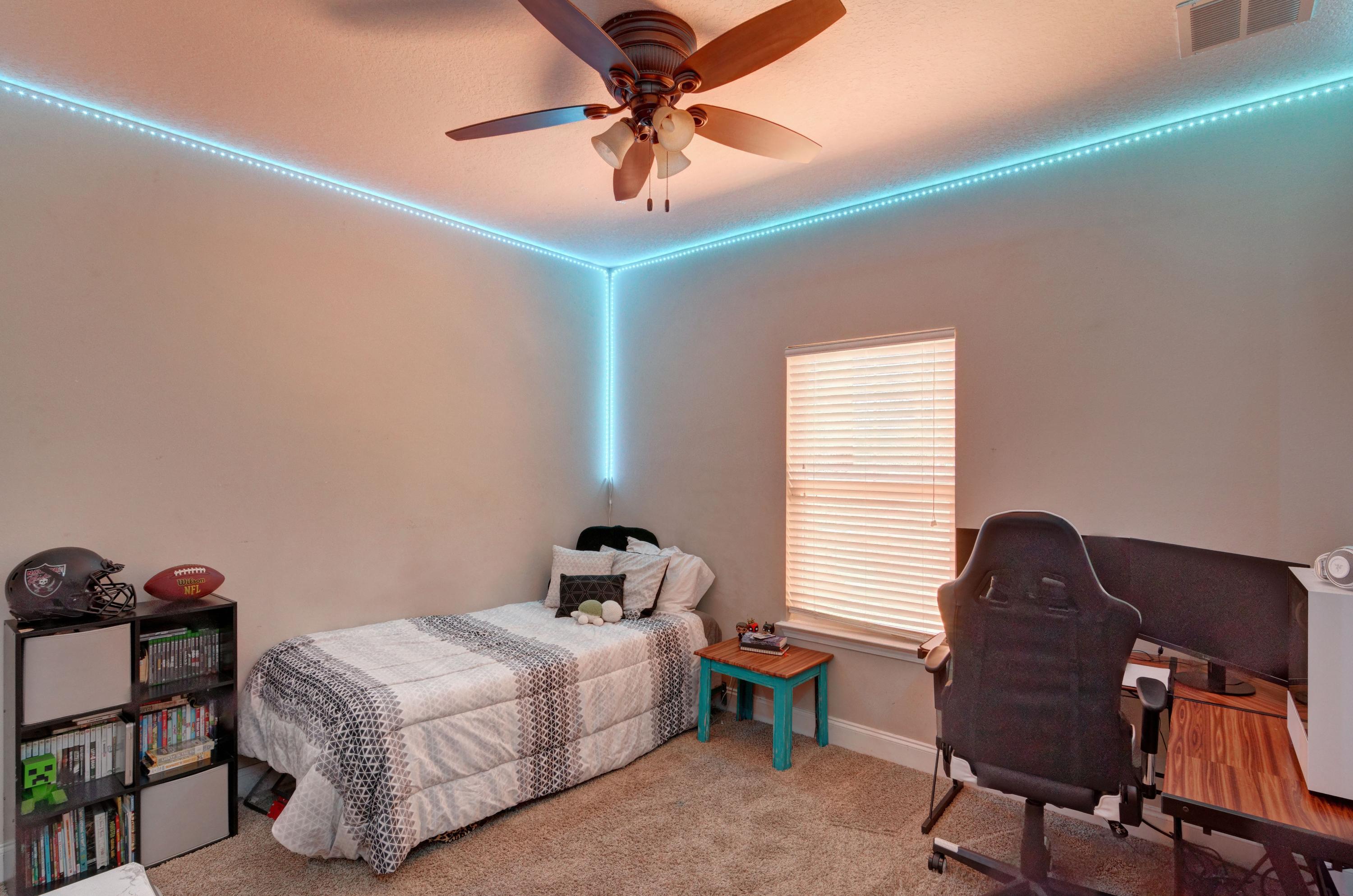 CRESCENT SHORES - Residential