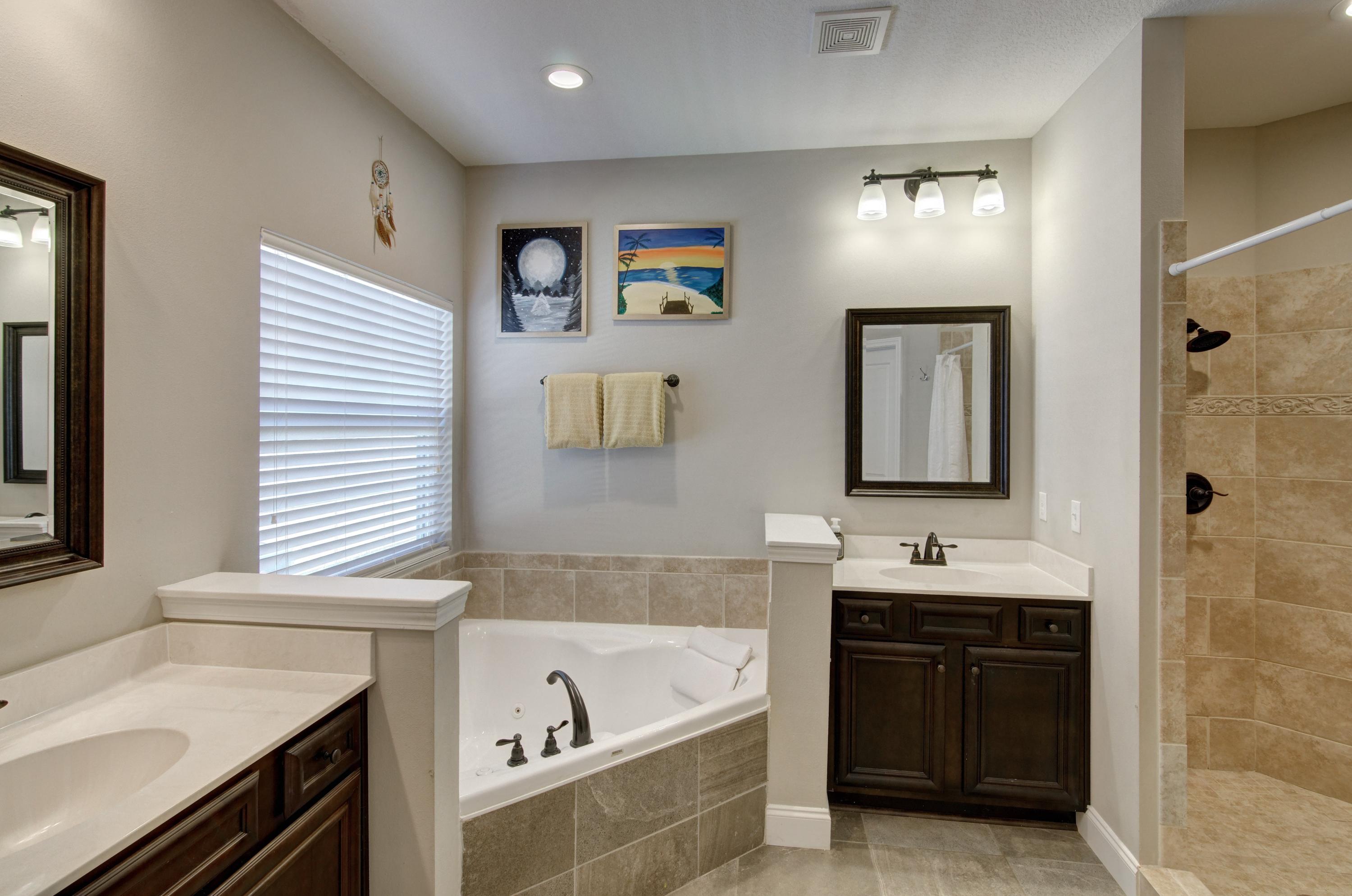 CRESCENT SHORES - Residential