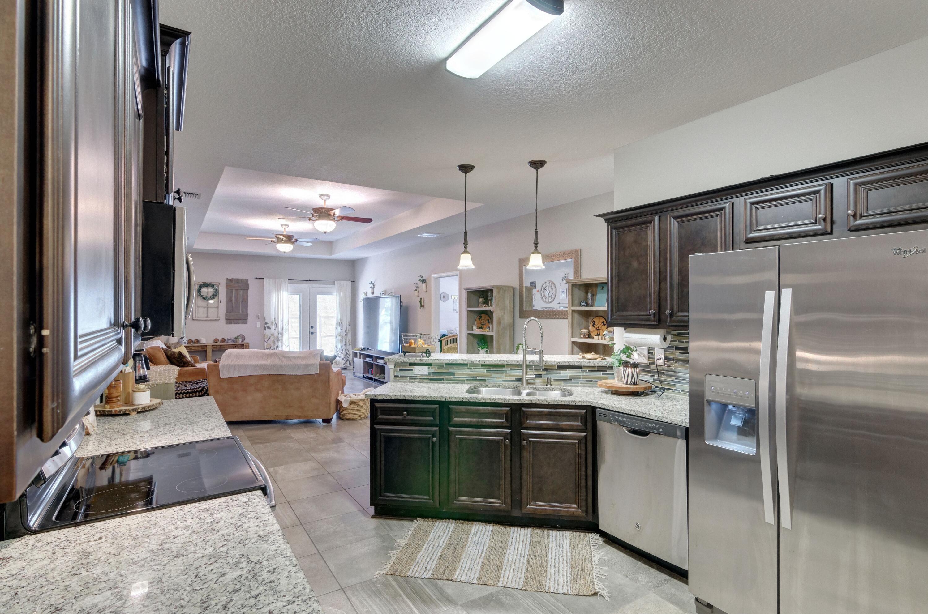 CRESCENT SHORES - Residential