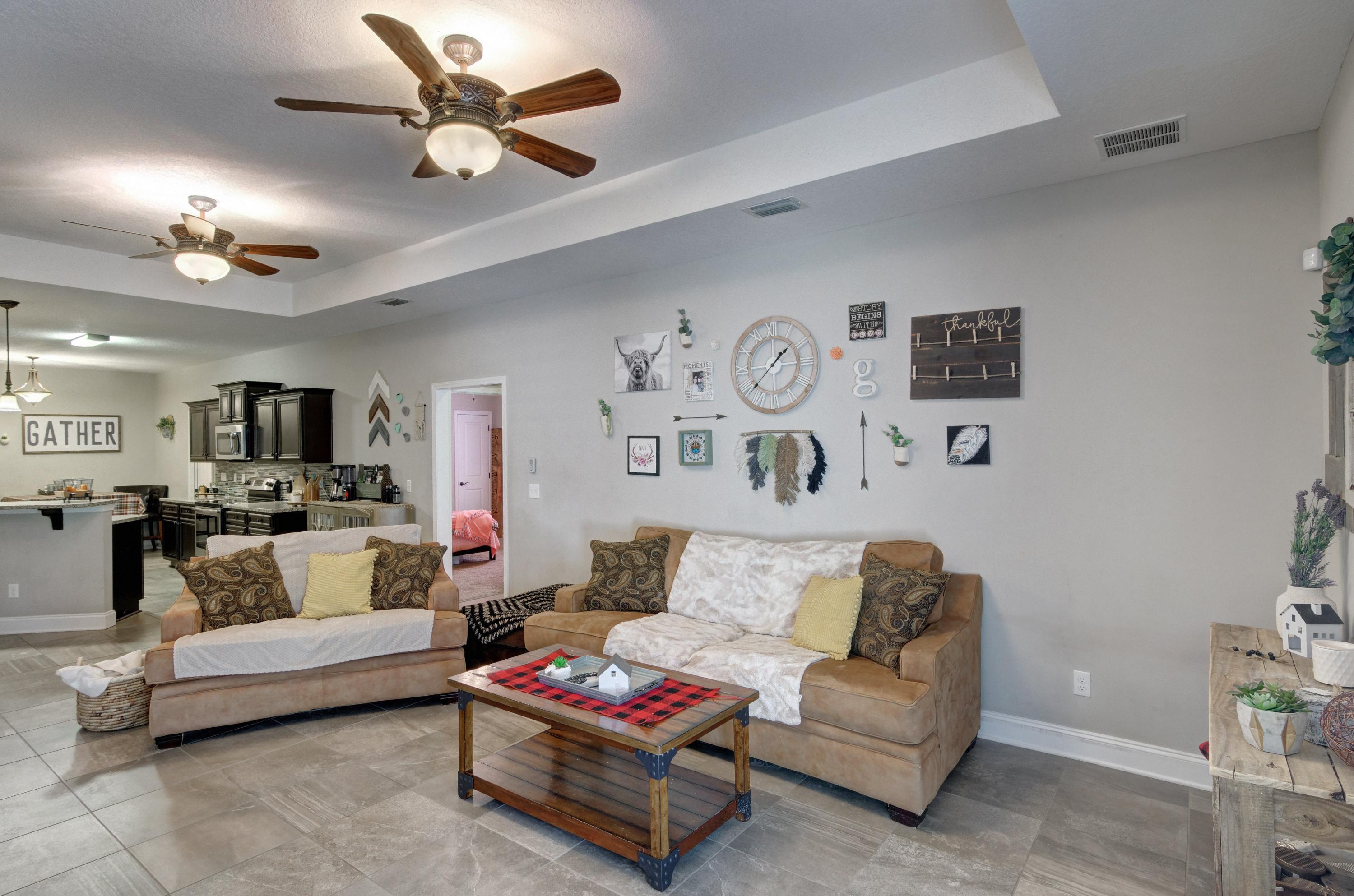 CRESCENT SHORES - Residential