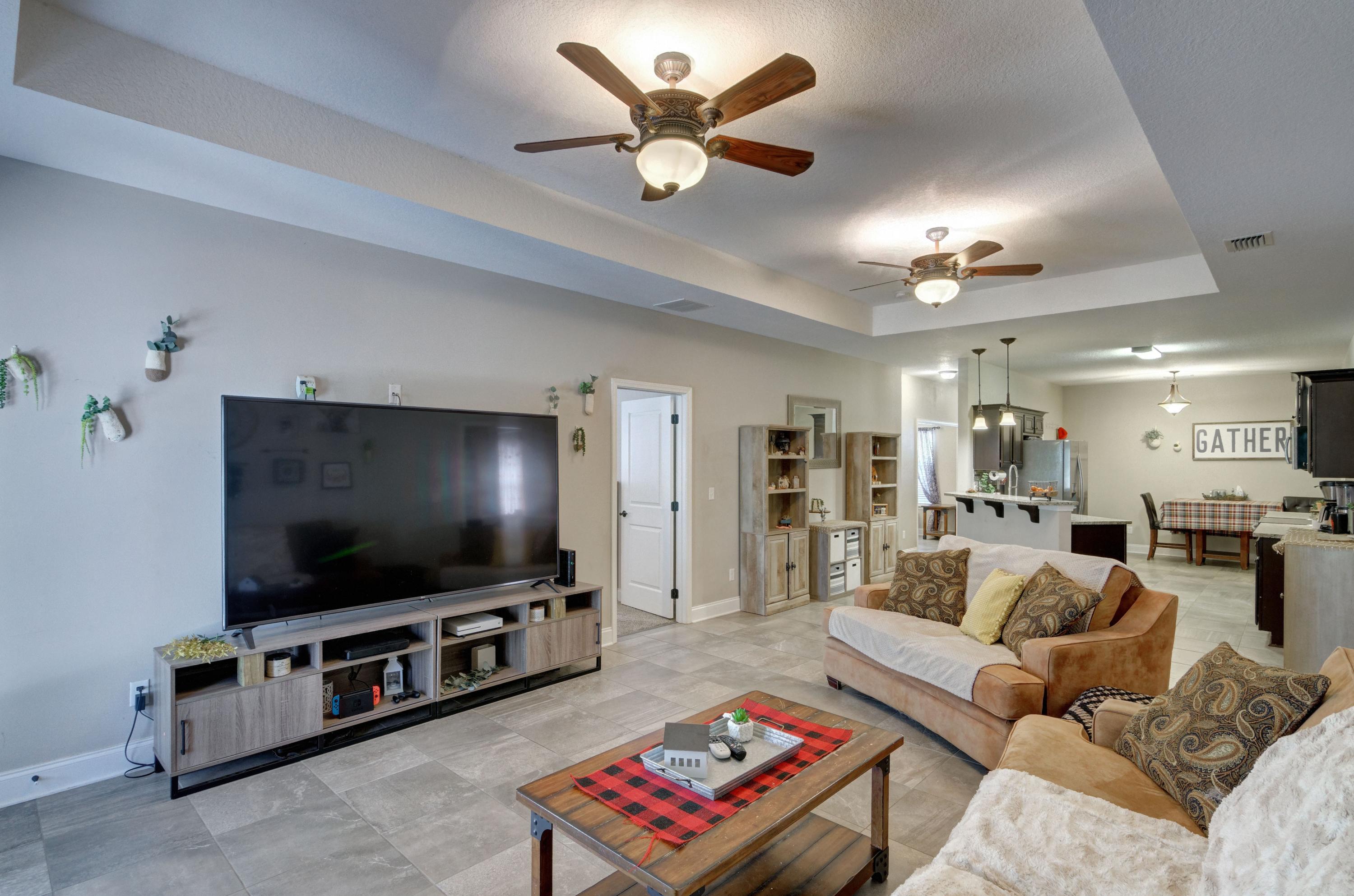 CRESCENT SHORES - Residential