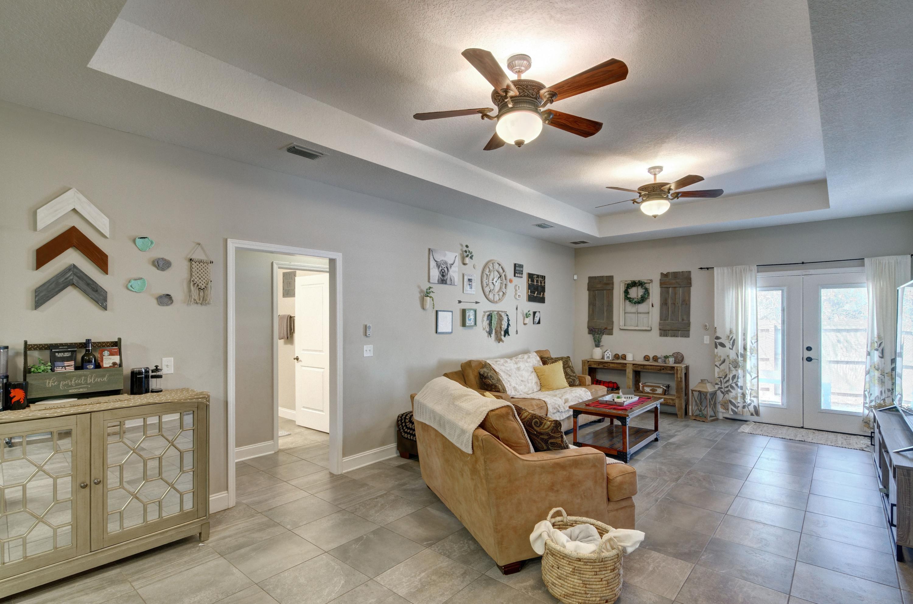 CRESCENT SHORES - Residential