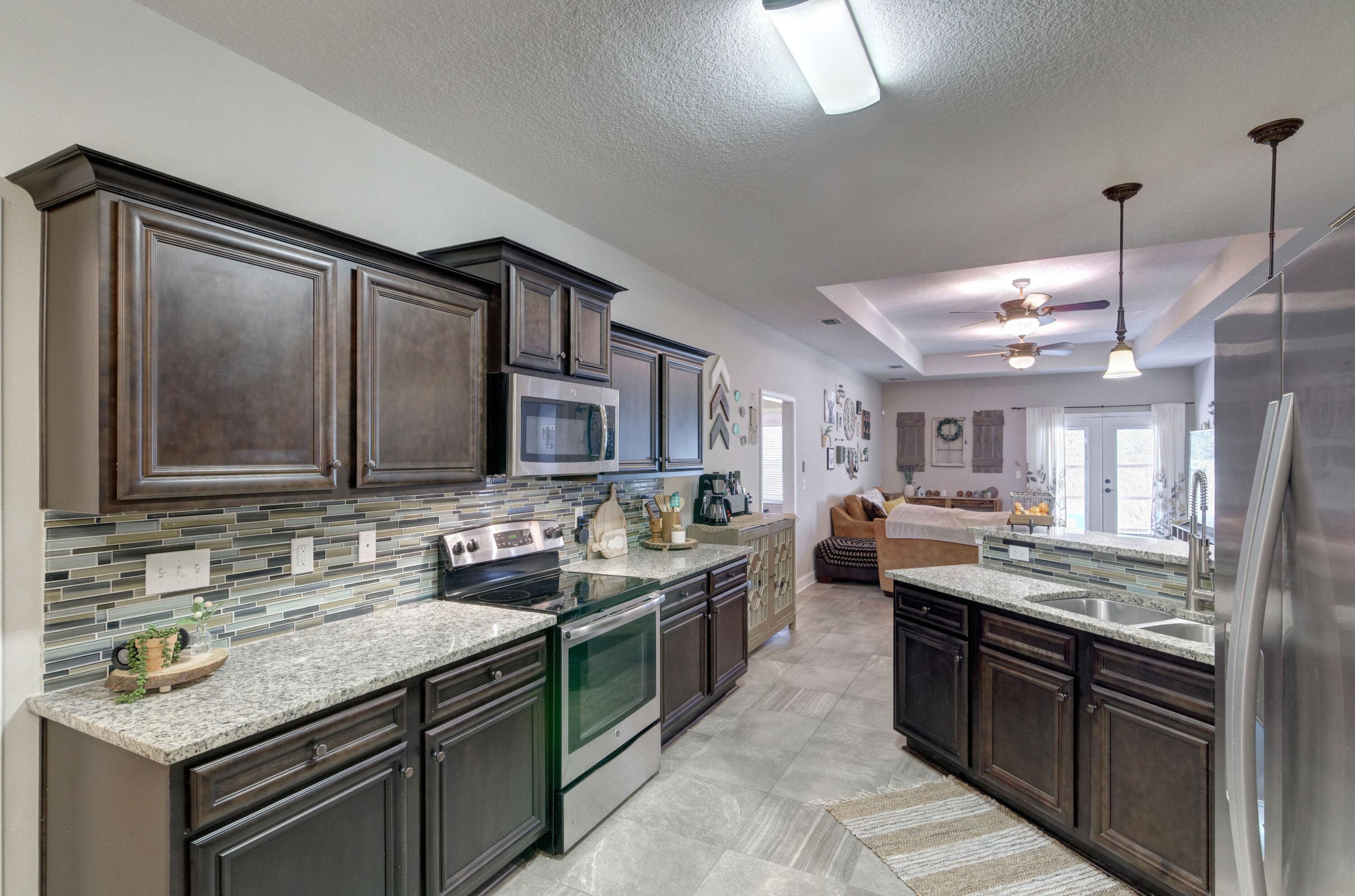 CRESCENT SHORES - Residential