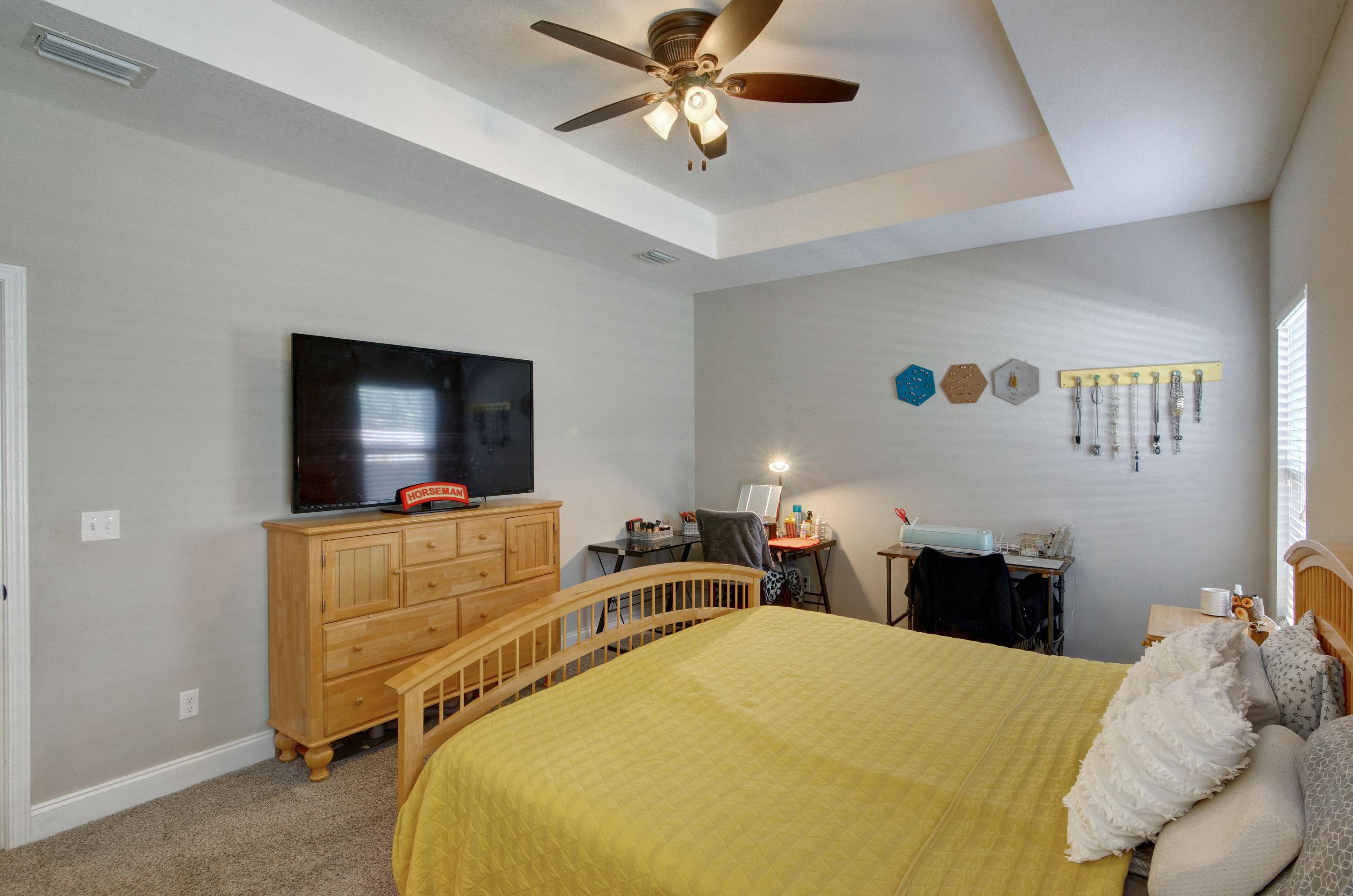 CRESCENT SHORES - Residential