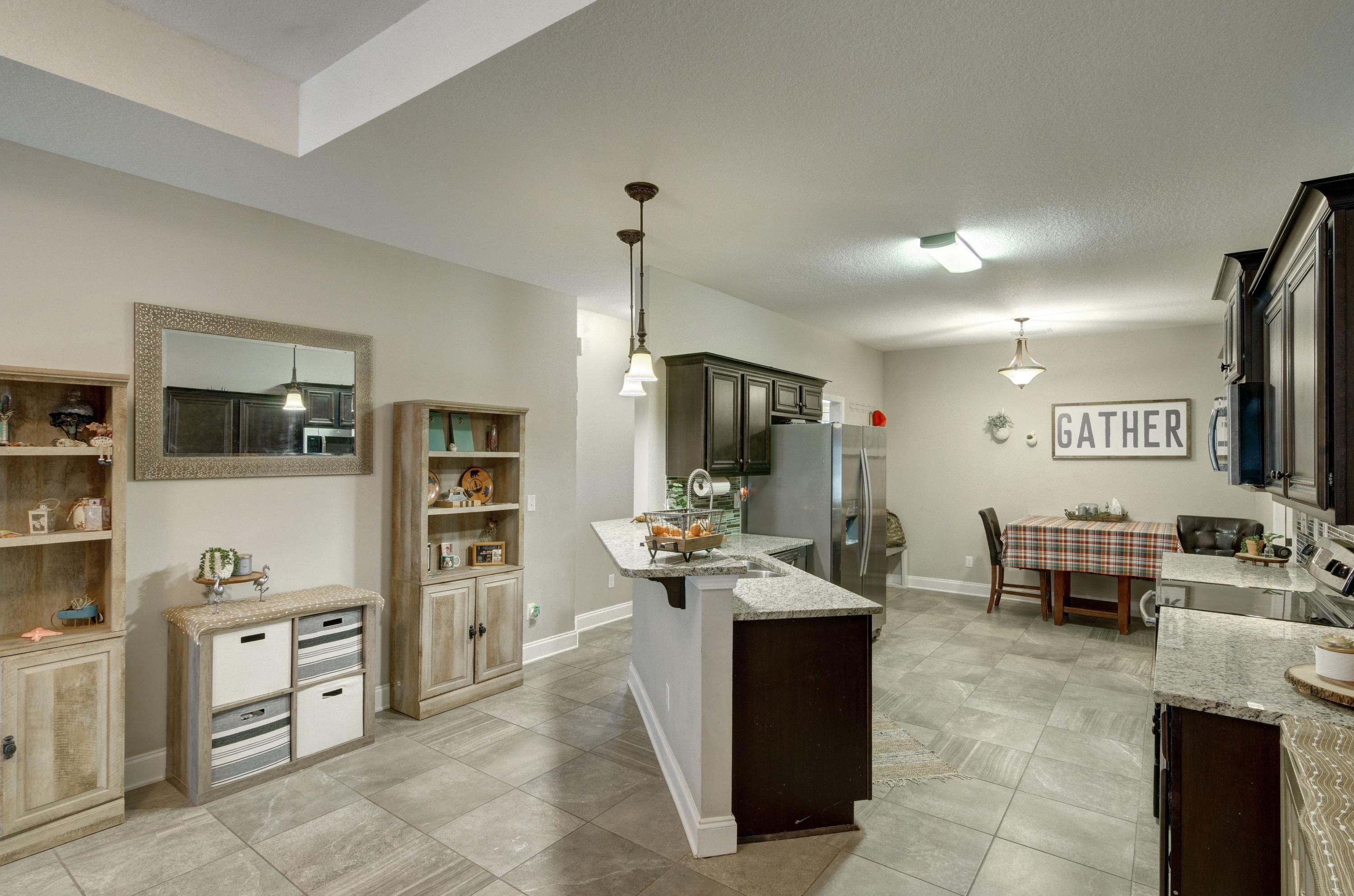 CRESCENT SHORES - Residential