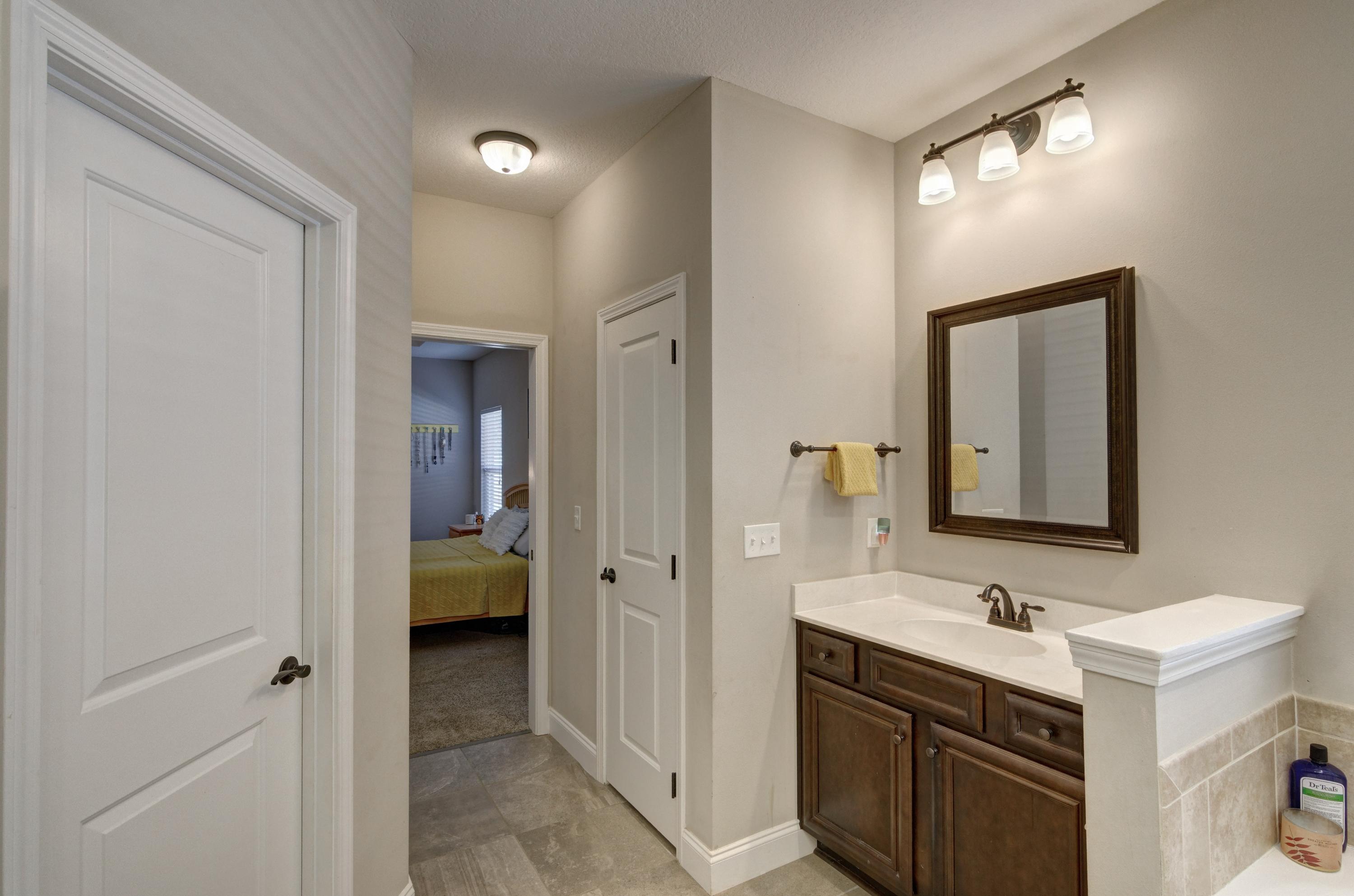 CRESCENT SHORES - Residential