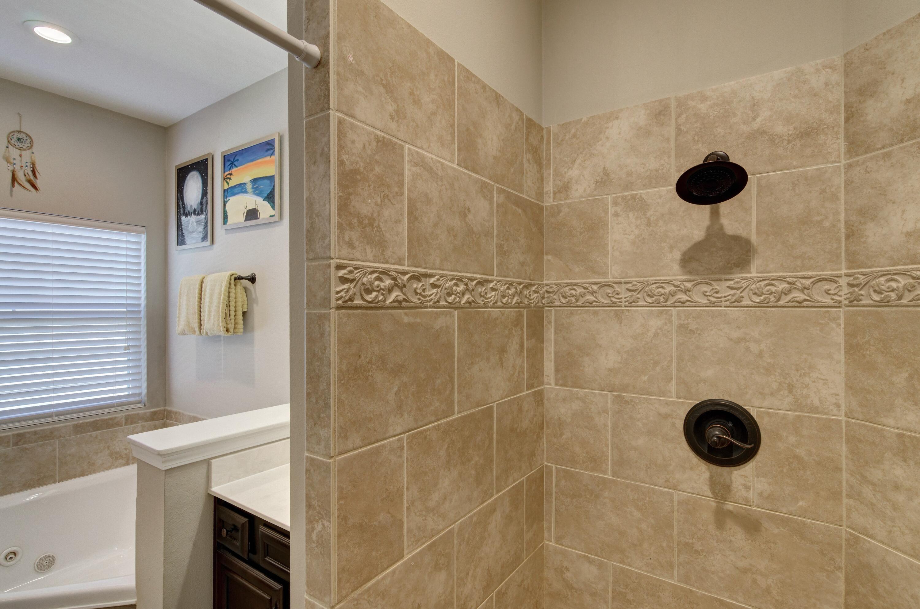 CRESCENT SHORES - Residential