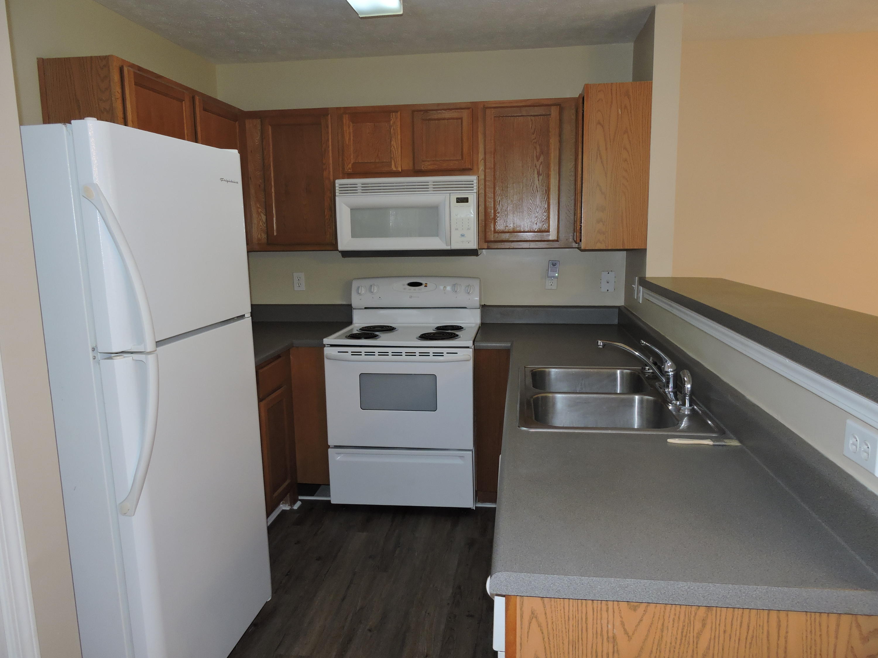 ROLLING PINES - Residential Lease