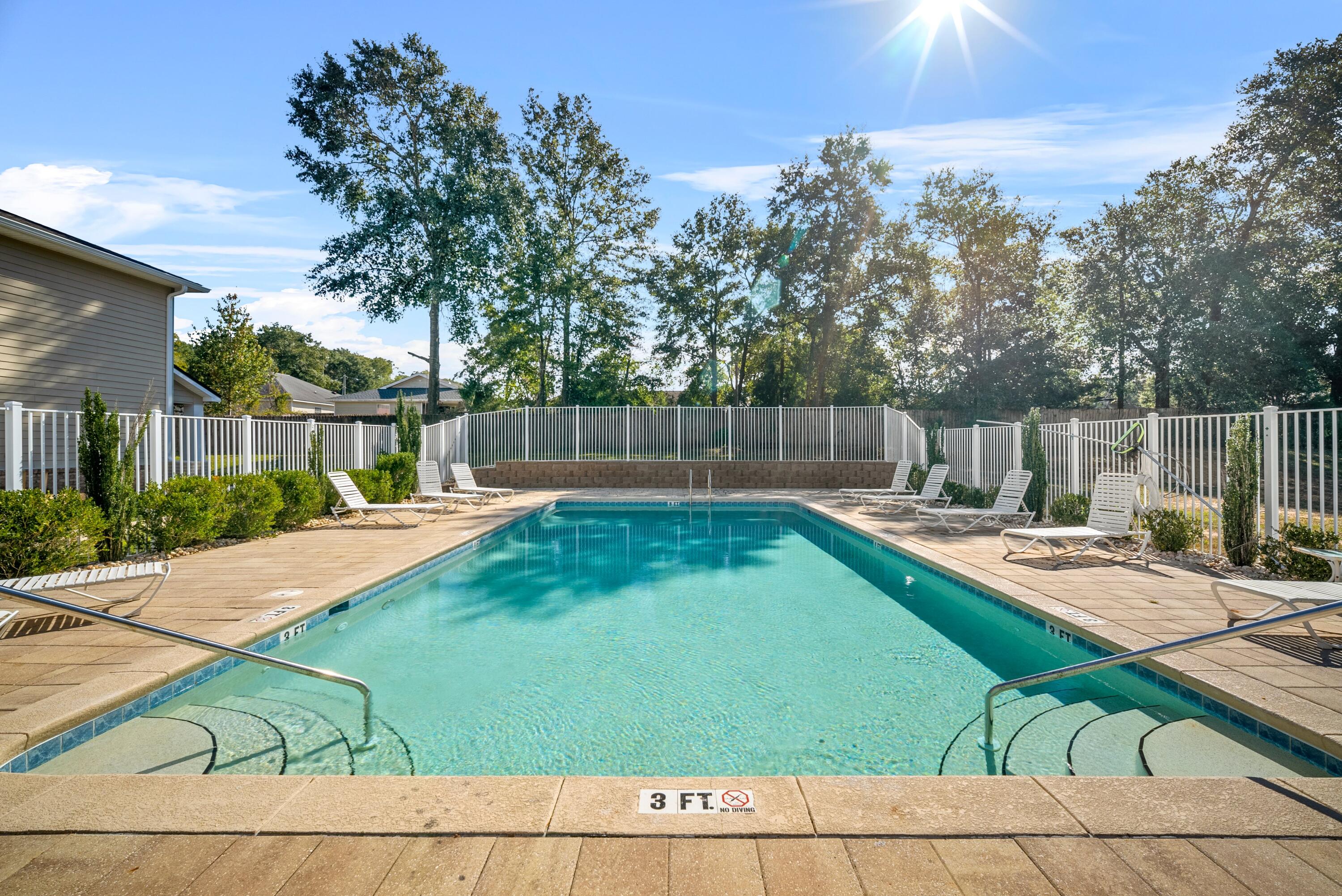 Crestview-ARBOR LAKE TH - Residential Lease