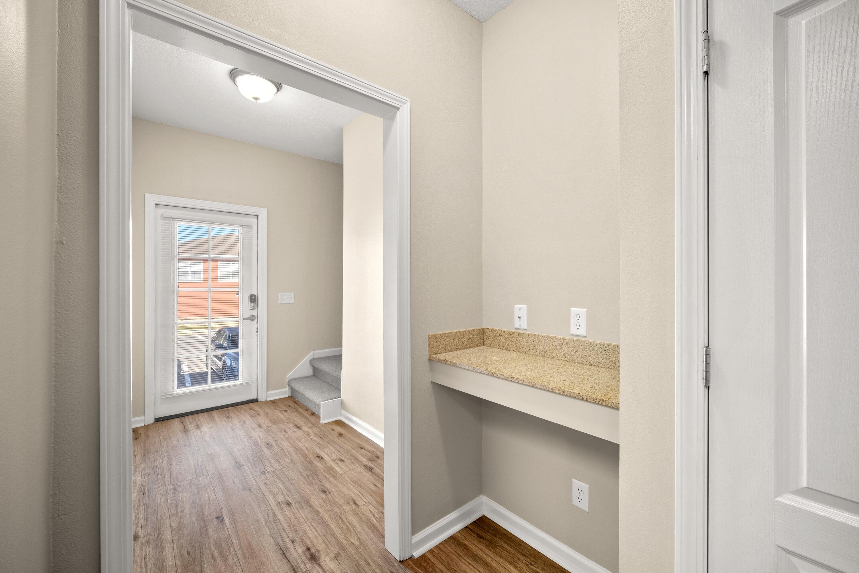 Crestview-ARBOR LAKE TH - Residential Lease