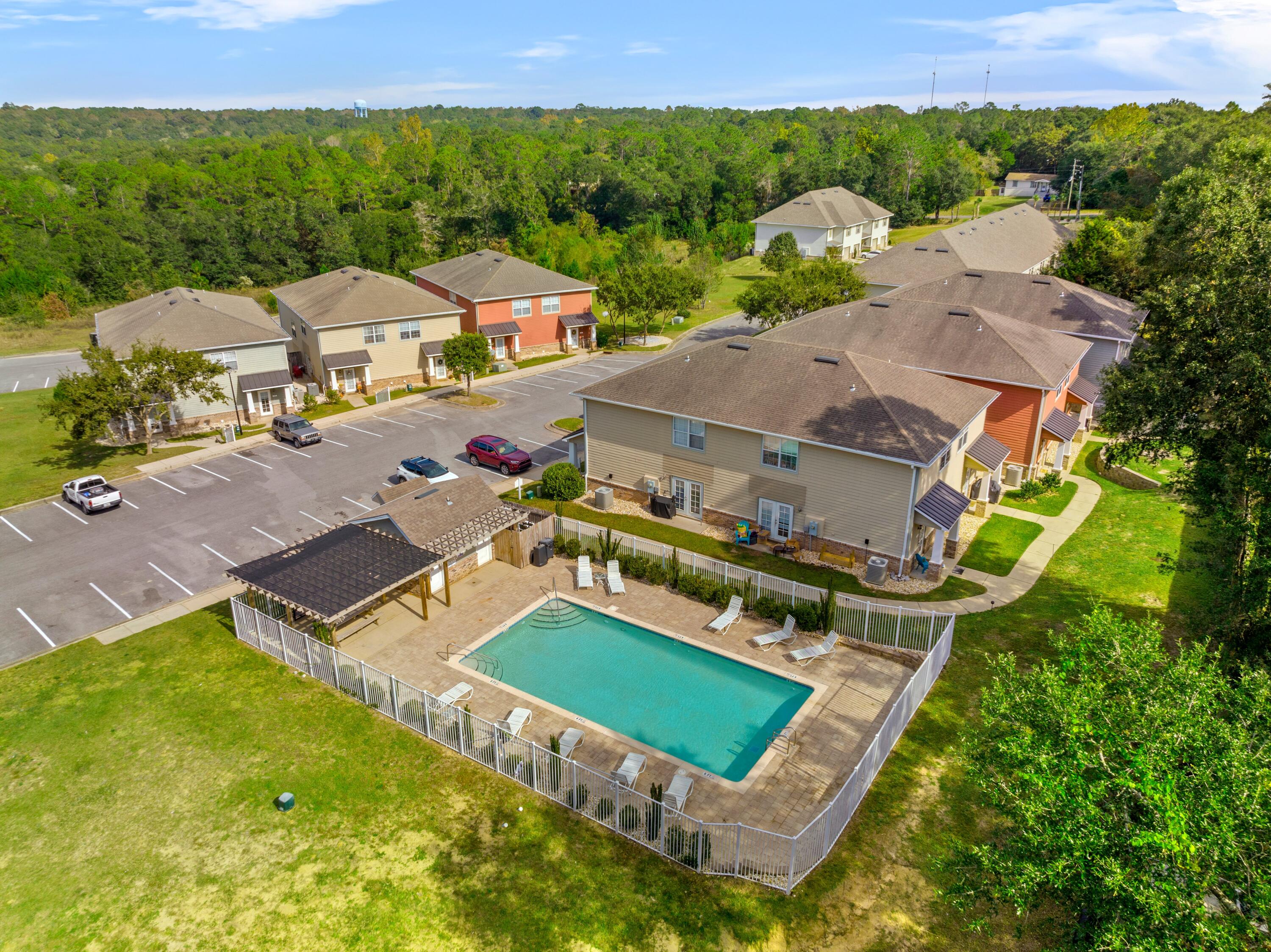Crestview-ARBOR LAKE TH - Residential Lease