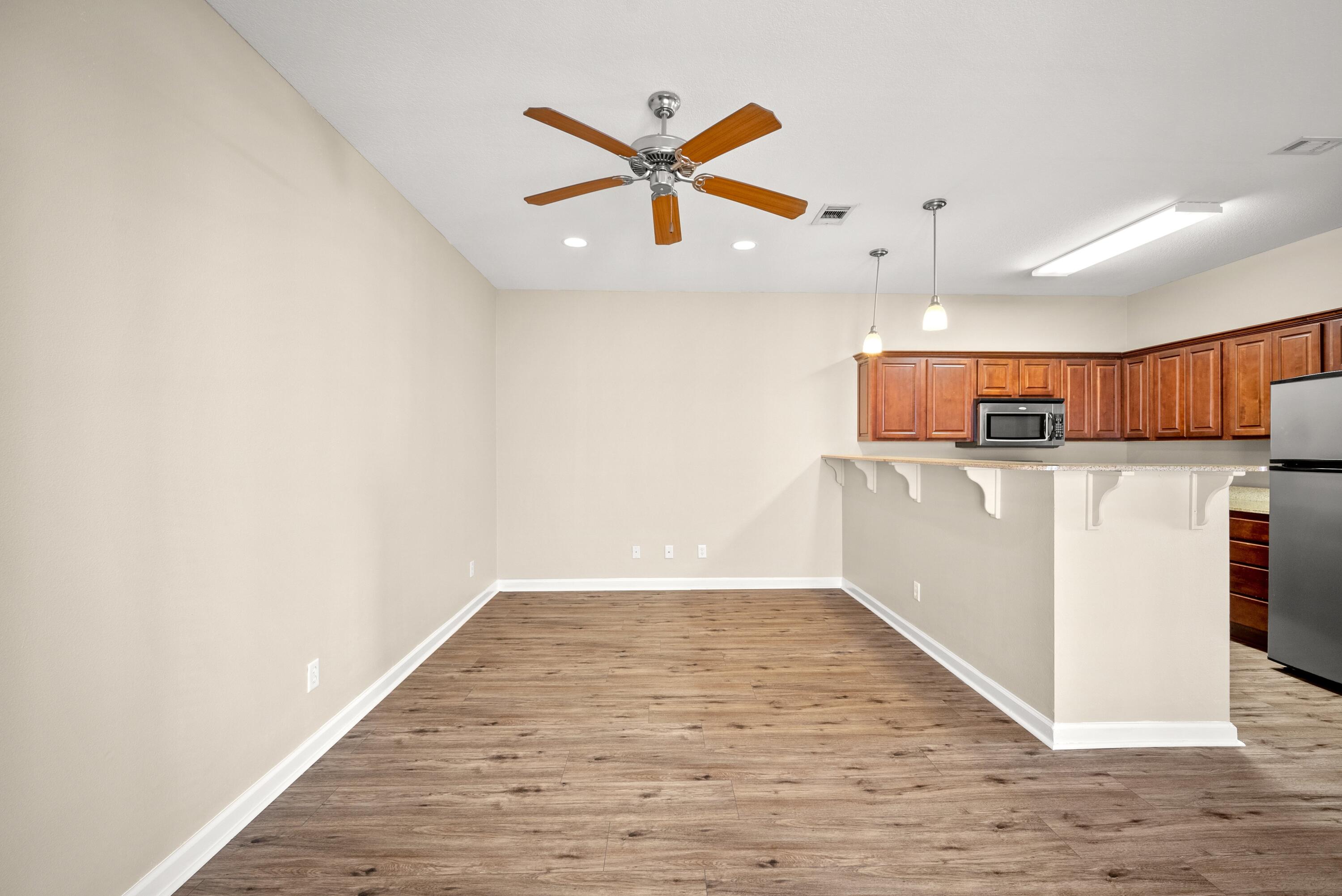 Crestview-ARBOR LAKE TH - Residential Lease