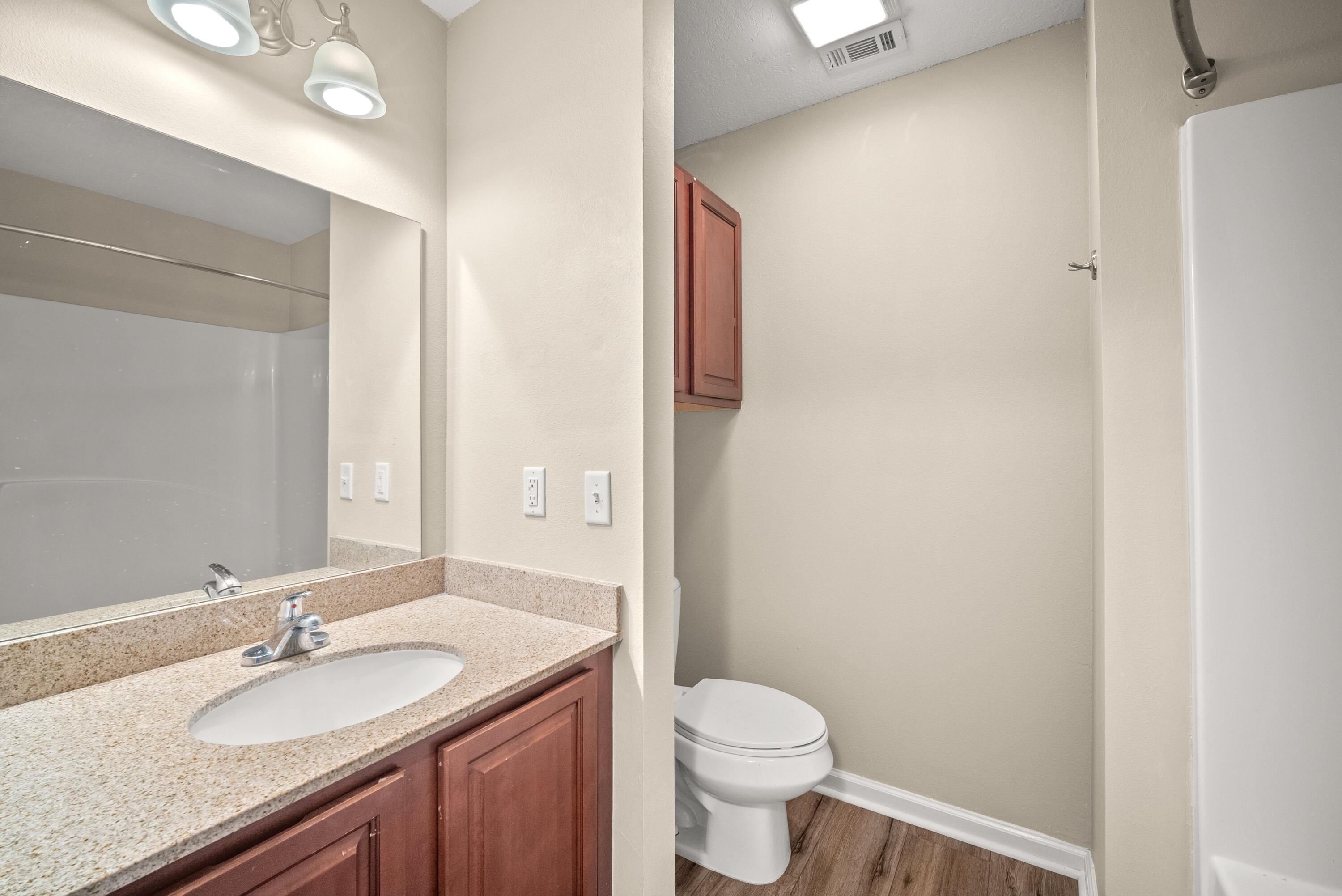 Crestview-ARBOR LAKE TH - Residential Lease