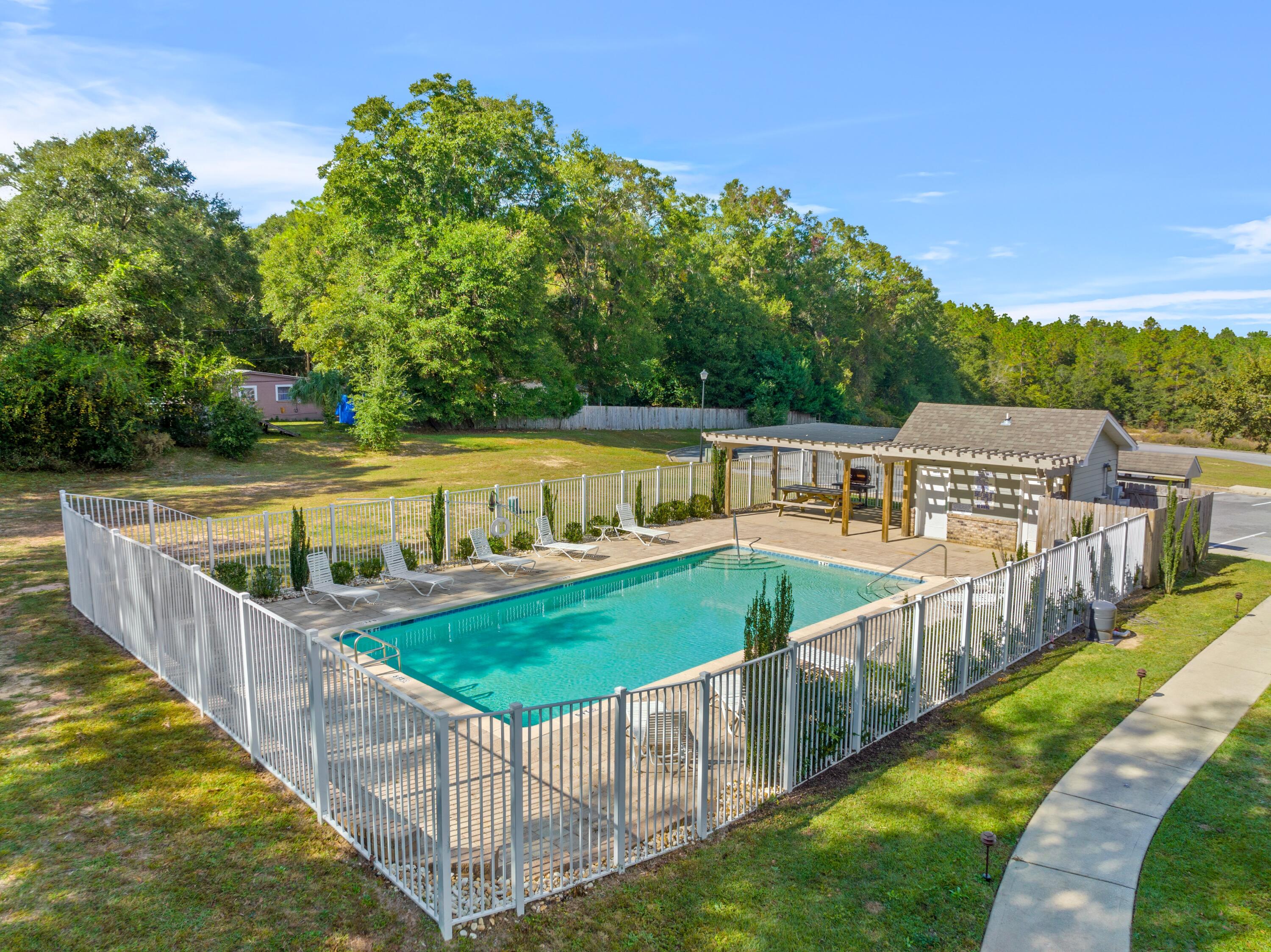 Crestview-ARBOR LAKE TH - Residential Lease