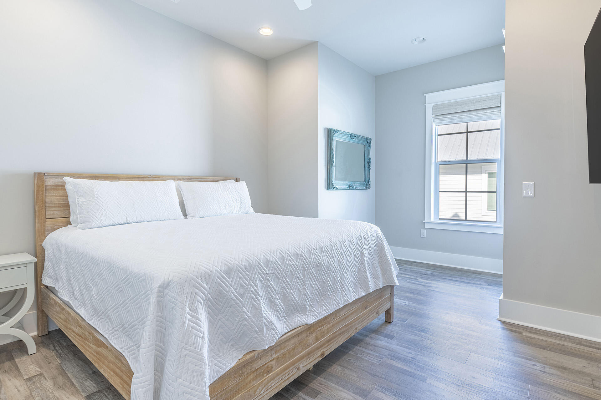 LAKESIDE AT BLUE MOUNTAIN BEACH - Residential Lease