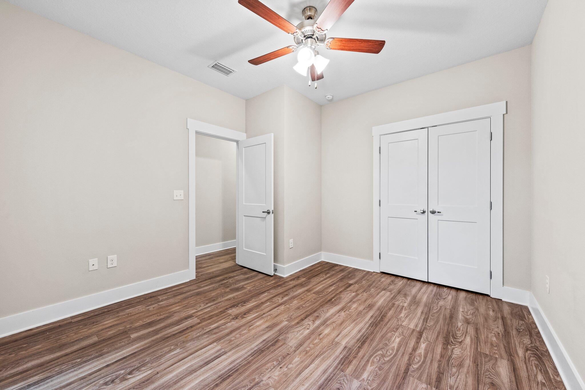 VERANDAS OF FREEPORT, THE - Residential Lease