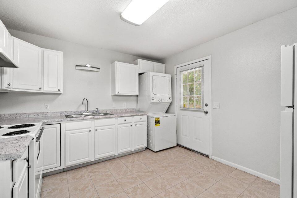 LIVE OAK - Residential Lease