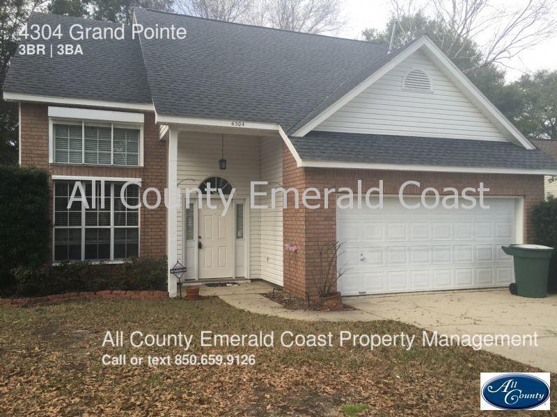 This 3 bed 2 bath home boasts a master bed on the main floor with custom shelving in the walk in closet and double vanity in the master bath. A 1/2 bath is located in the hall downstairs, hardwood floors in the living room with tile in the separate dining room. Upstairs you'll find 2 more bedrooms, 1 with a large walk in closet. The upstairs bathroom also has a nice double vanity!
Small Dogs allowed
Additional pet fees required if applicable