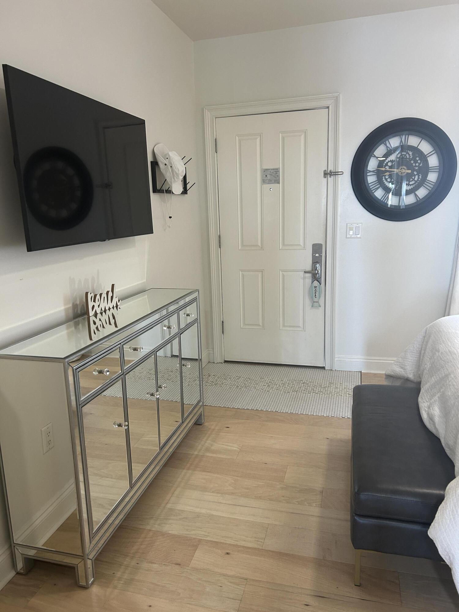 Carillon Beach Inn - Residential